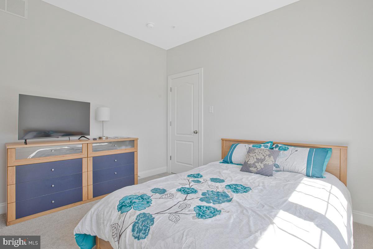 GREENLEIGH AT CROSSROADS - Residential