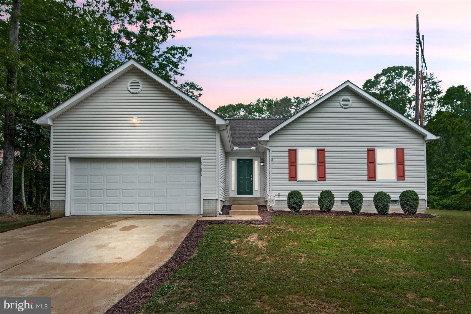 PRESIDENTIAL LAKES - Residential