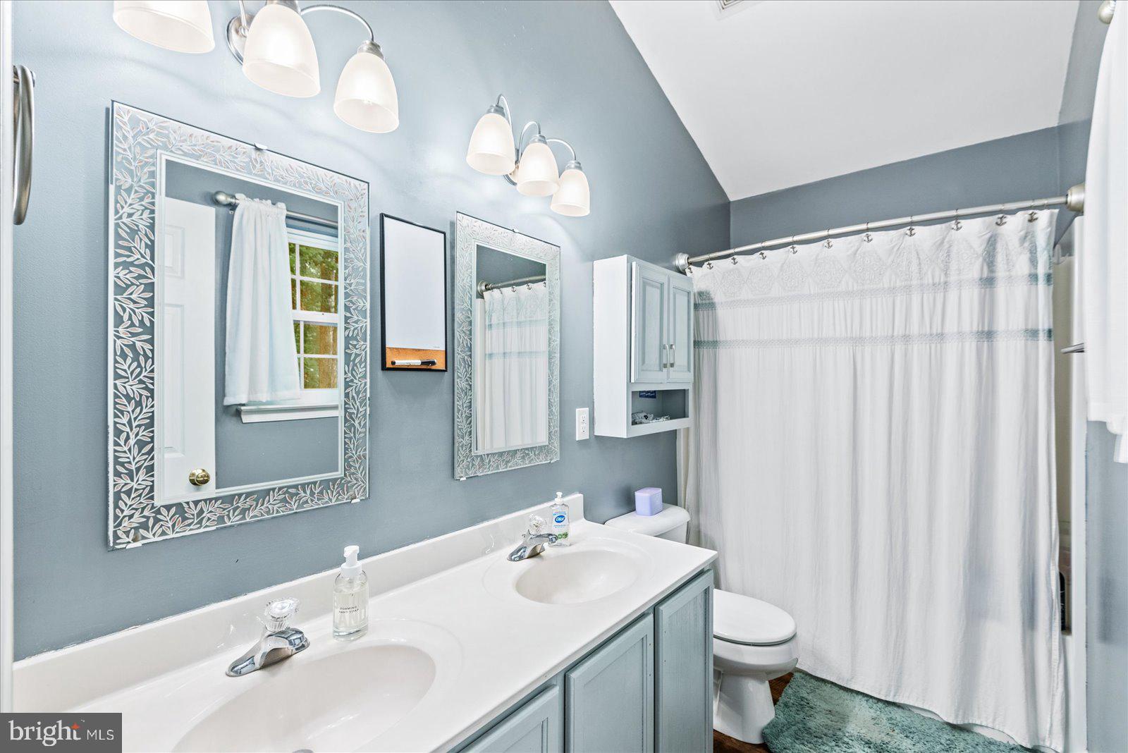 PRESIDENTIAL LAKES - Residential