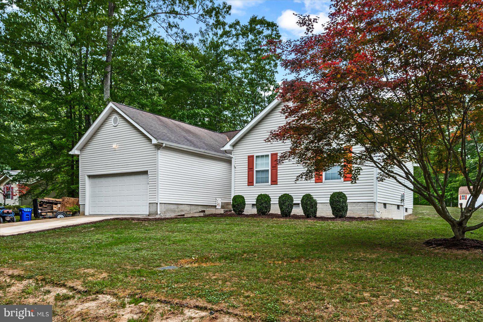 PRESIDENTIAL LAKES - Residential