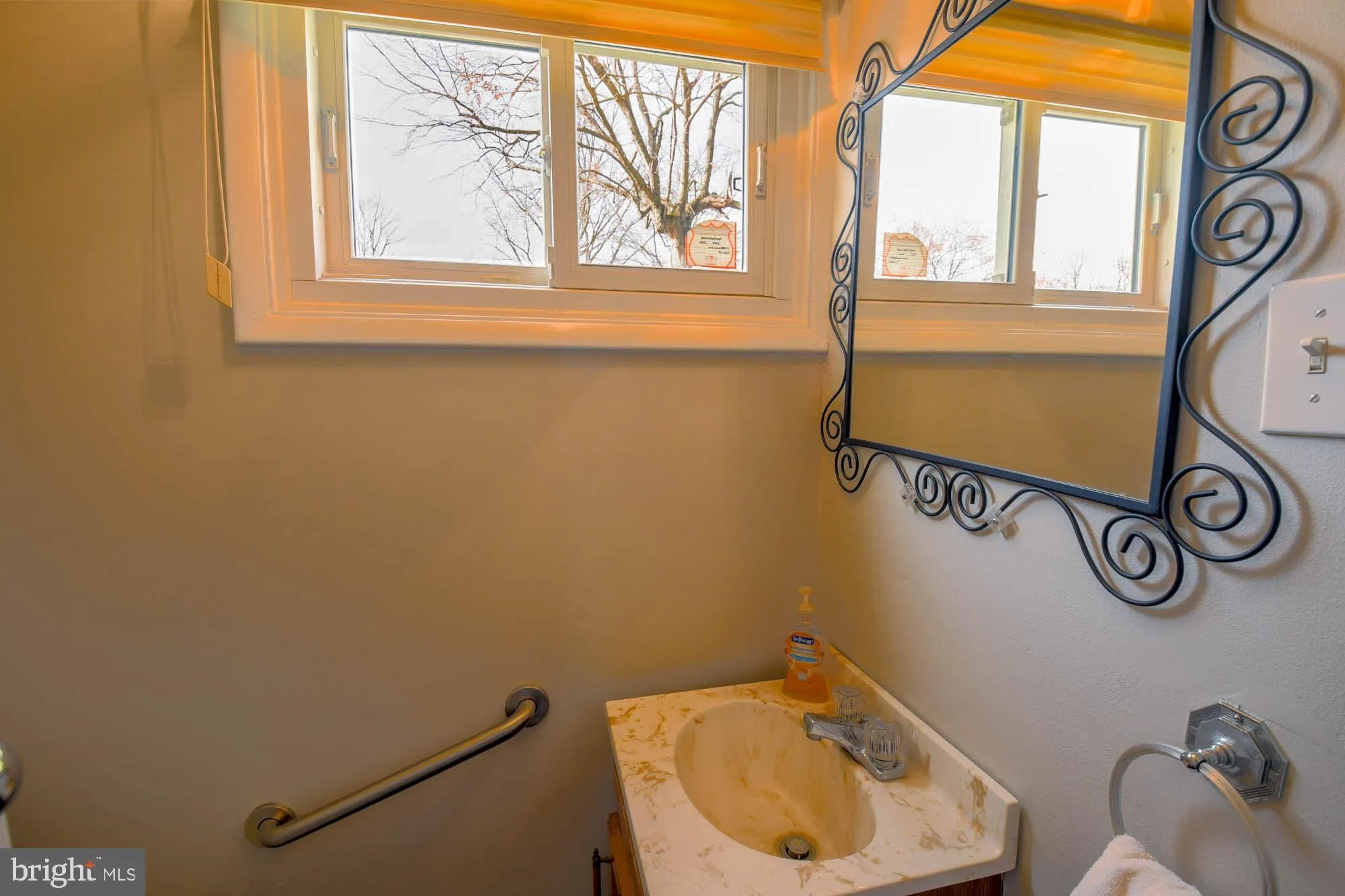 Plymouth Meeting, Pennsylvania 19462, United States, 4 Bedrooms Bedrooms, ,3 BathroomsBathrooms,Residential,Pending,11568