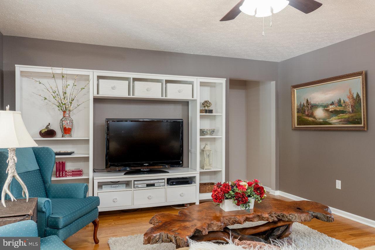 PEBBLE RIDGE - Residential