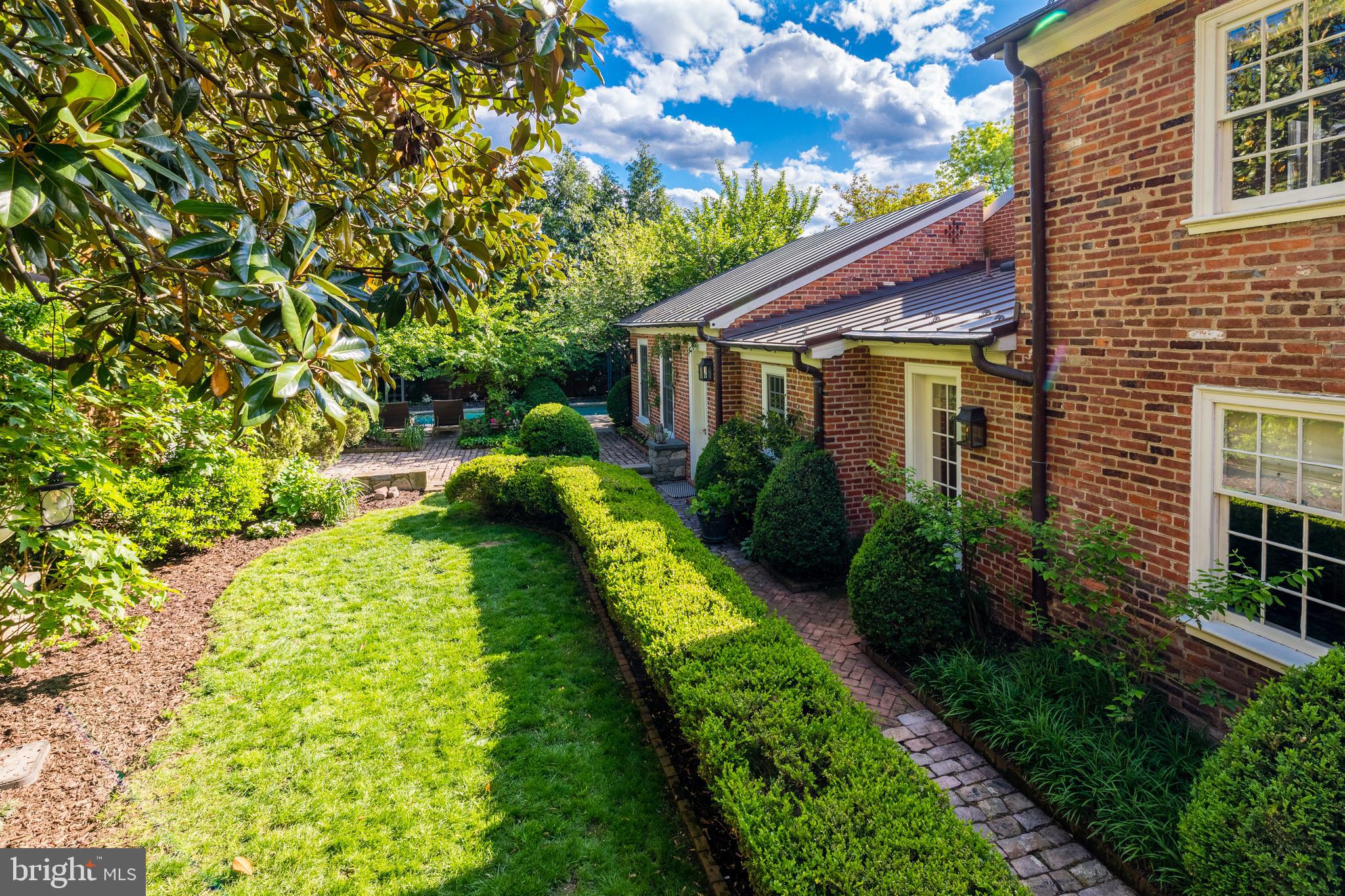 OLD TOWN ALEXANDRIA - Residential