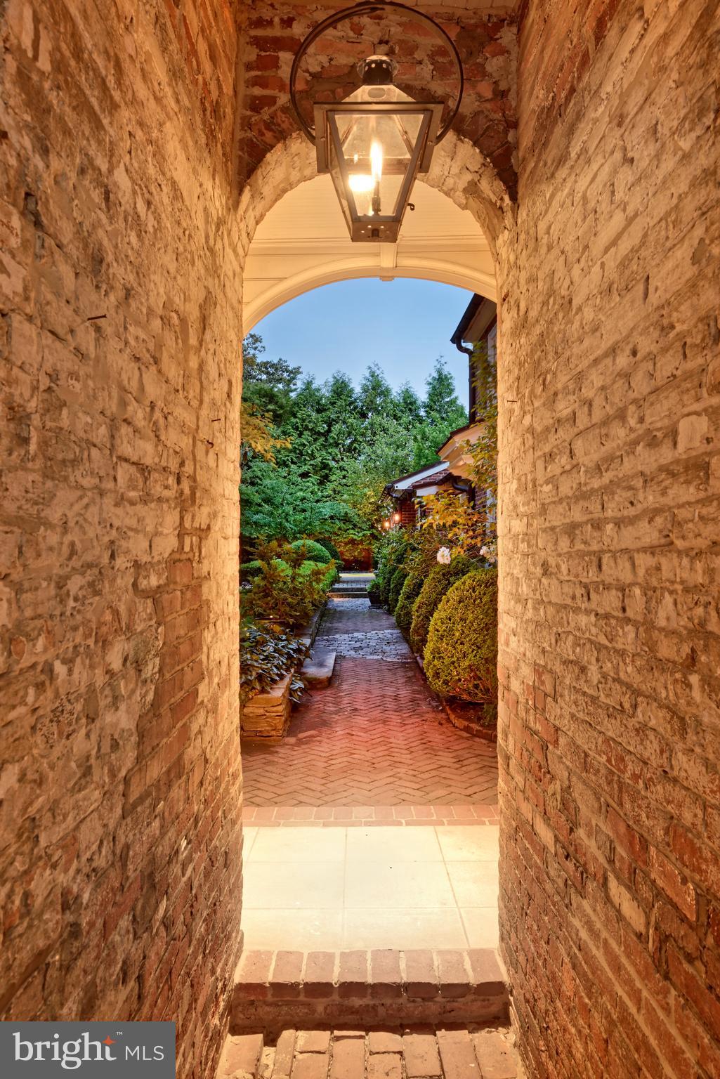 OLD TOWN ALEXANDRIA - Residential