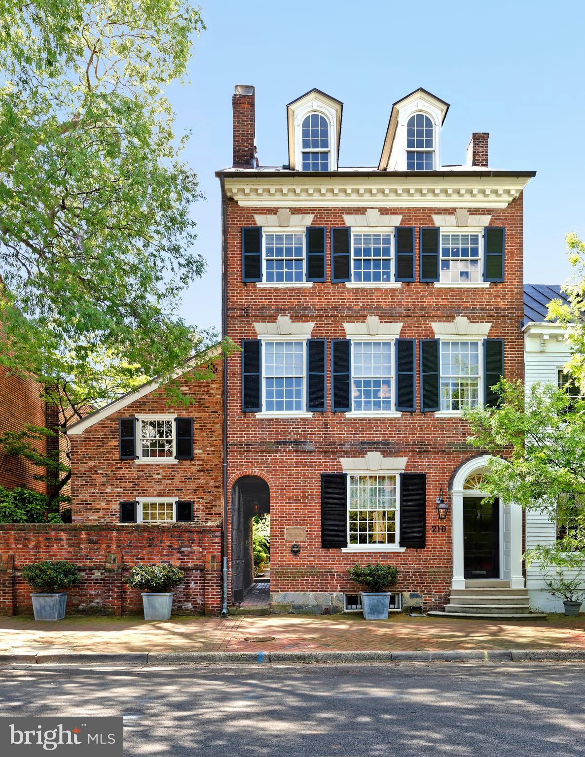 OLD TOWN ALEXANDRIA - Residential