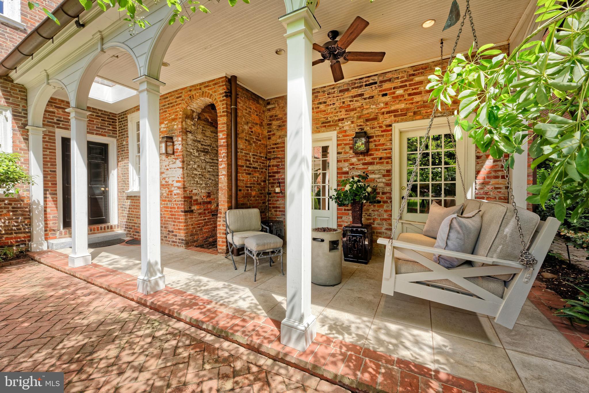 OLD TOWN ALEXANDRIA - Residential