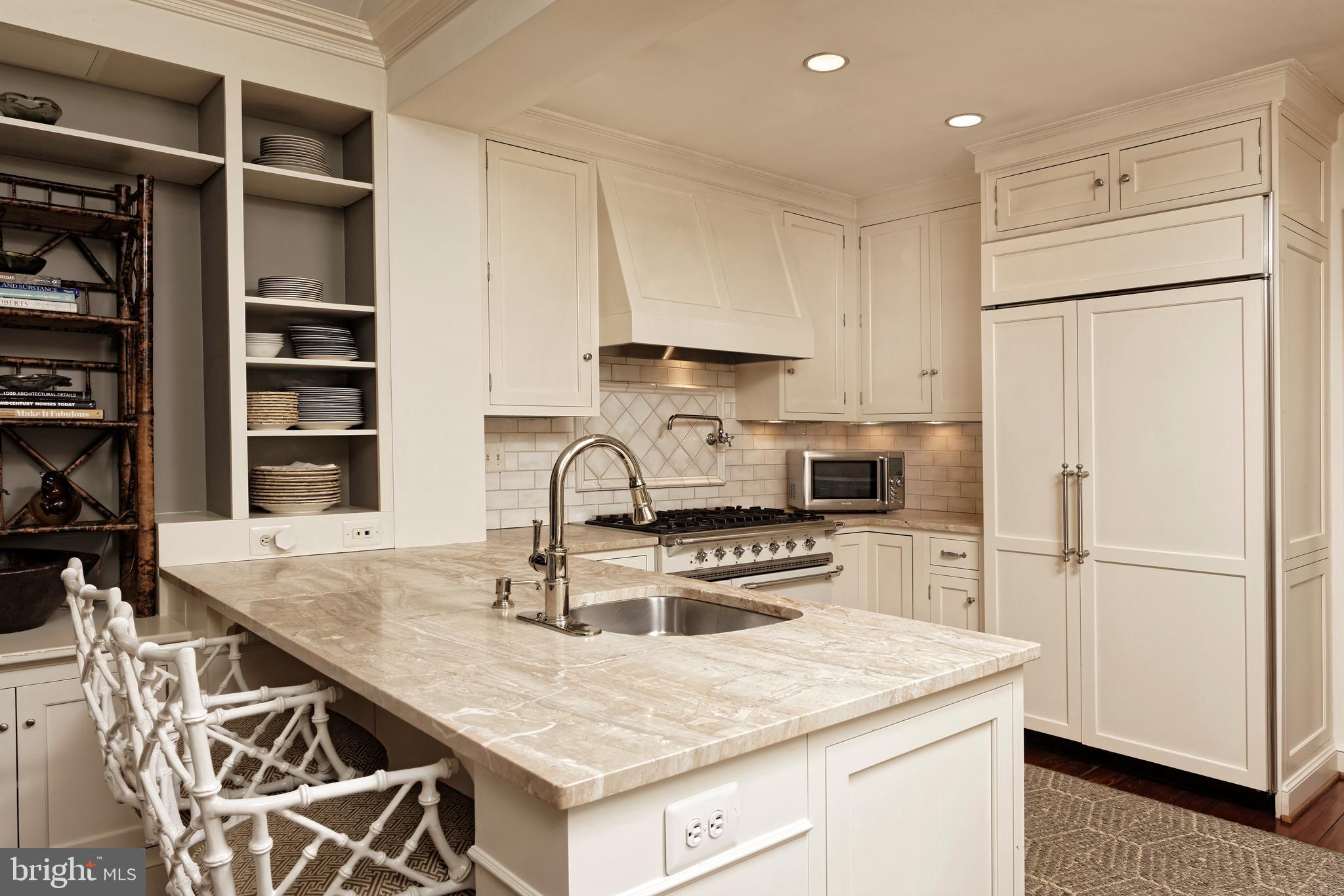 OLD TOWN ALEXANDRIA - Residential