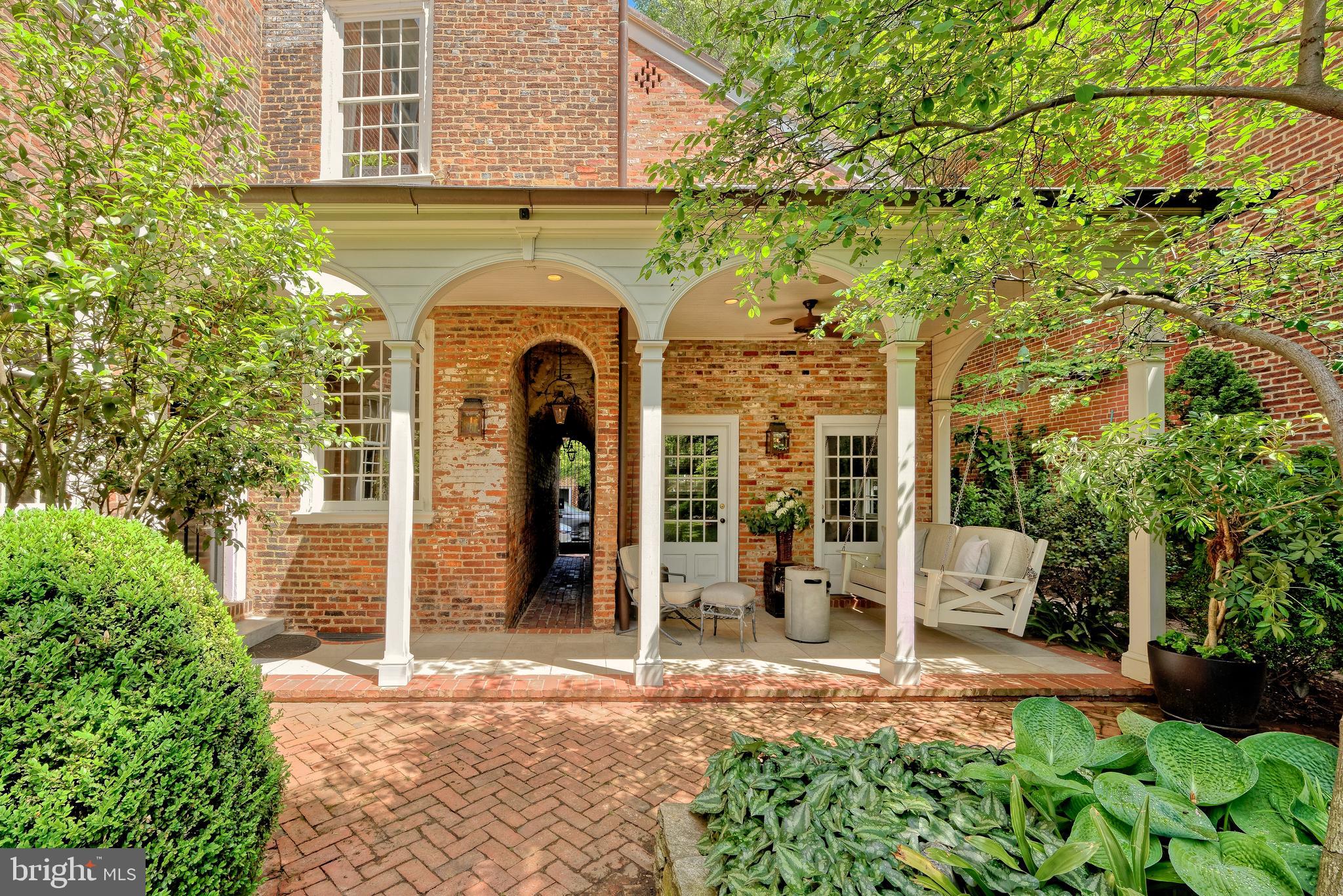 OLD TOWN ALEXANDRIA - Residential