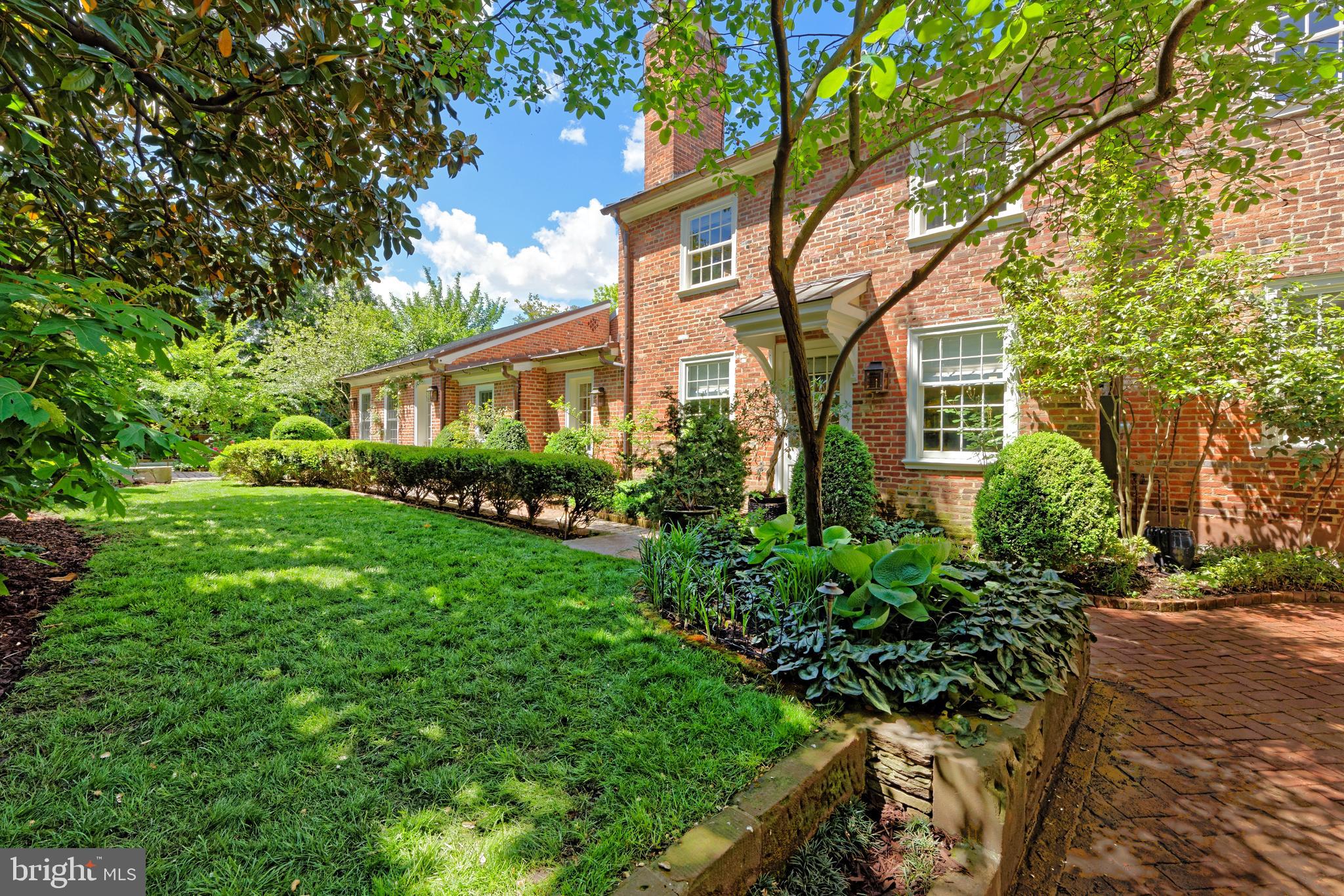 OLD TOWN ALEXANDRIA - Residential