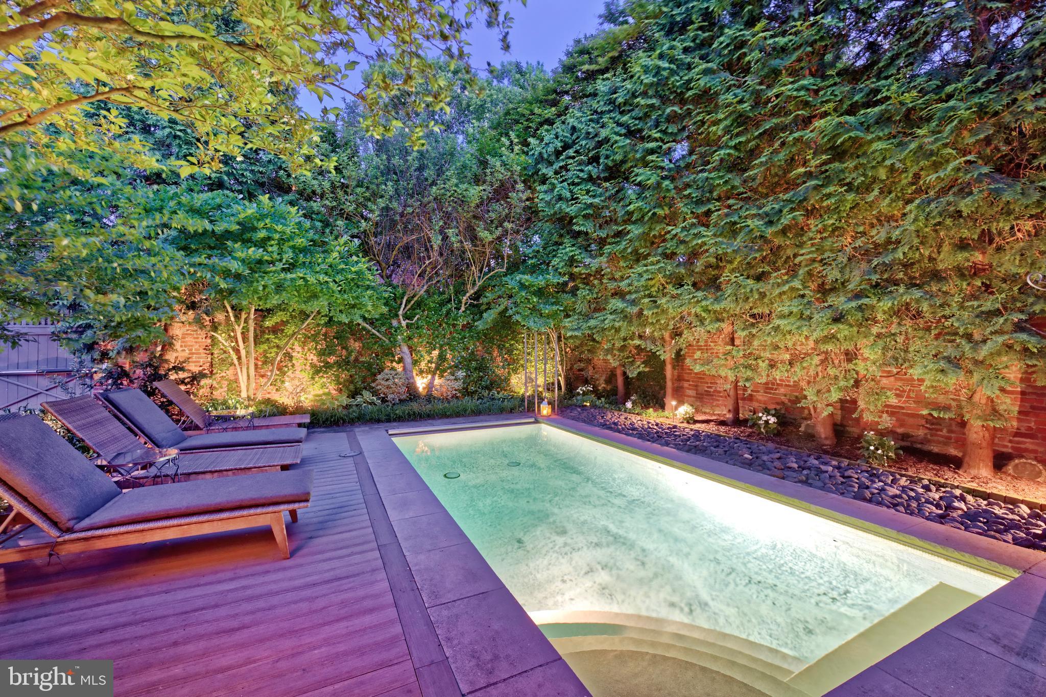 OLD TOWN ALEXANDRIA - Residential