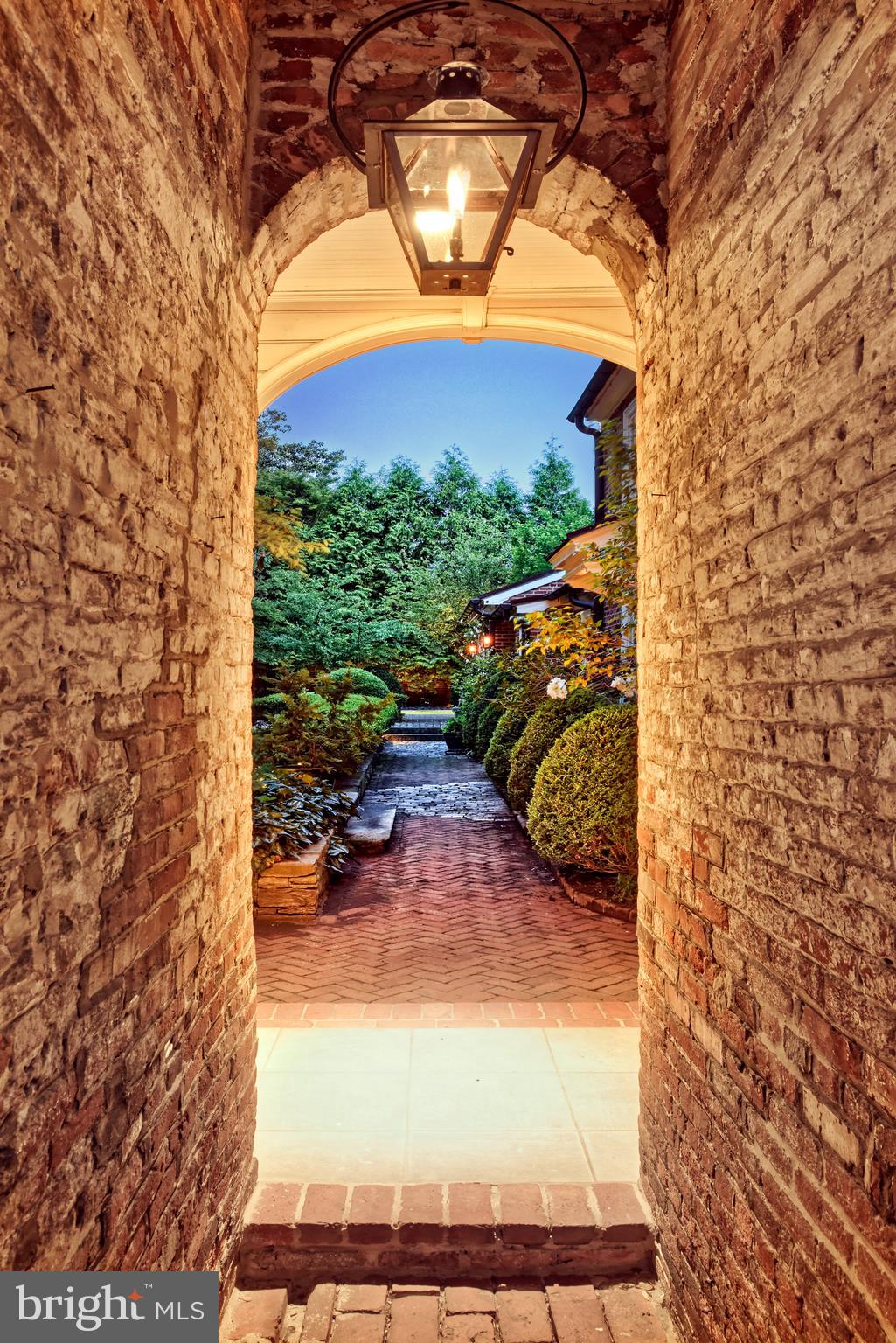 OLD TOWN ALEXANDRIA - Residential