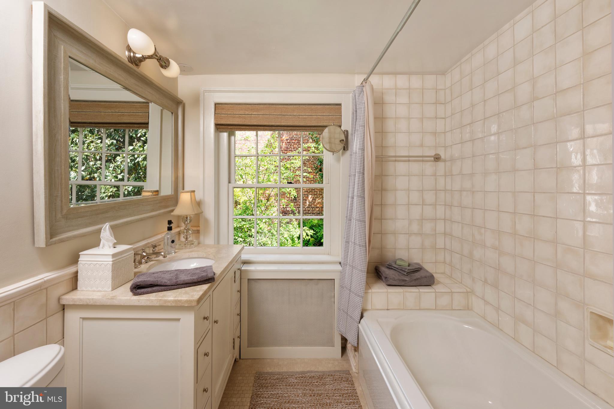 OLD TOWN ALEXANDRIA - Residential