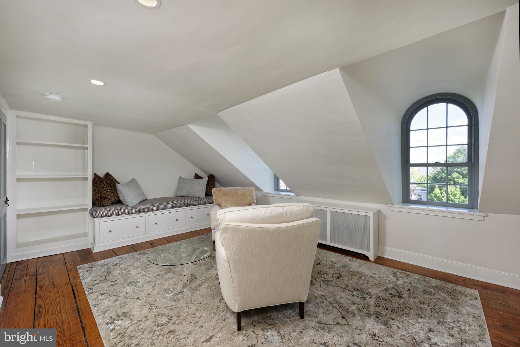 OLD TOWN ALEXANDRIA - Residential