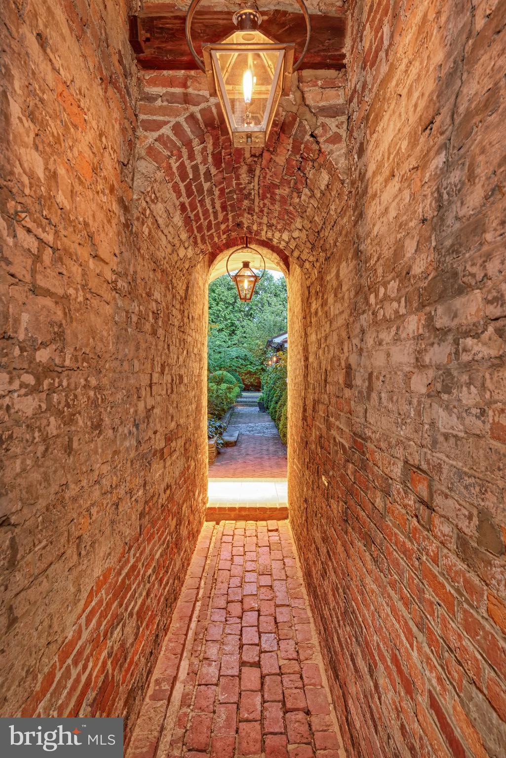 OLD TOWN ALEXANDRIA - Residential