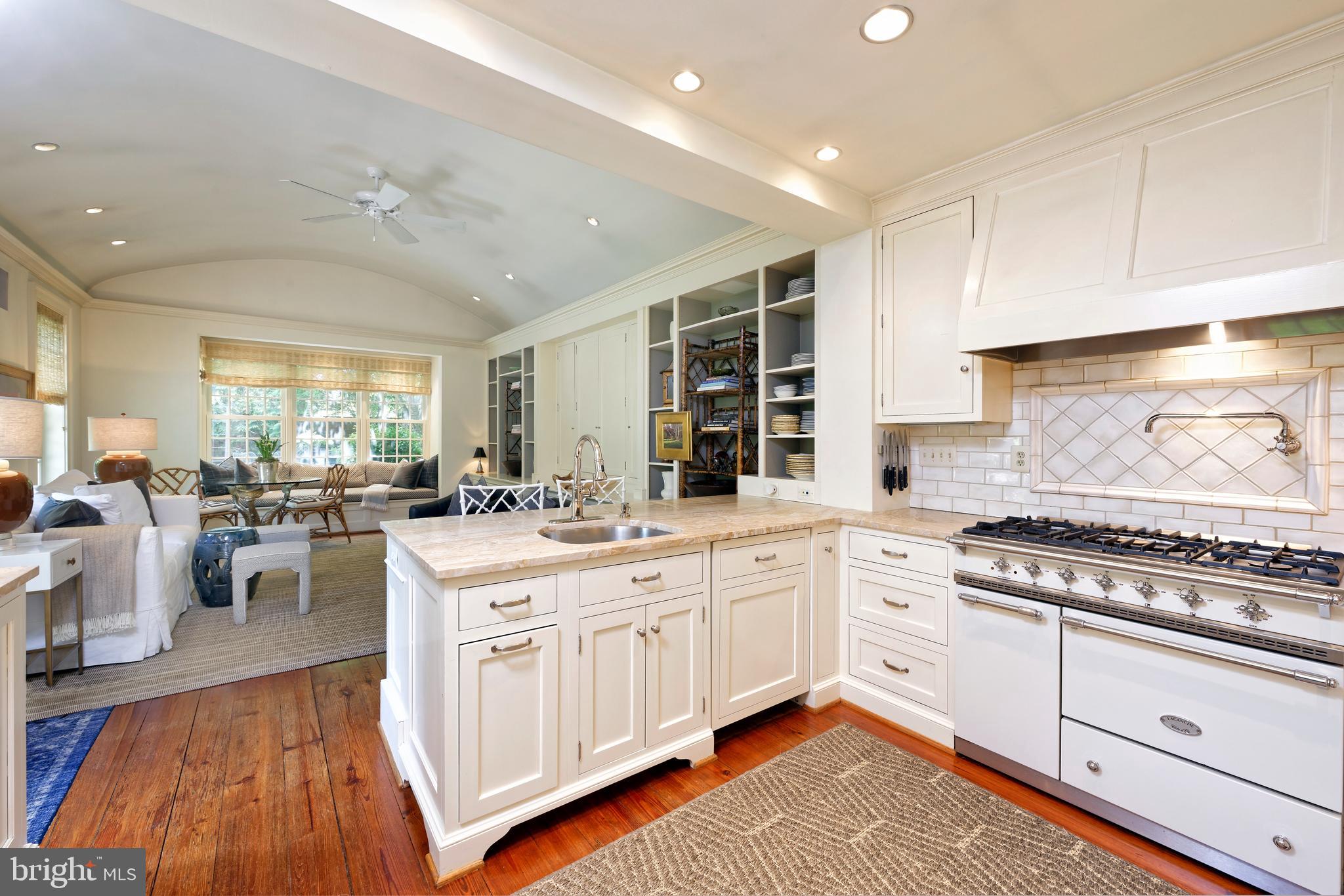 OLD TOWN ALEXANDRIA - Residential