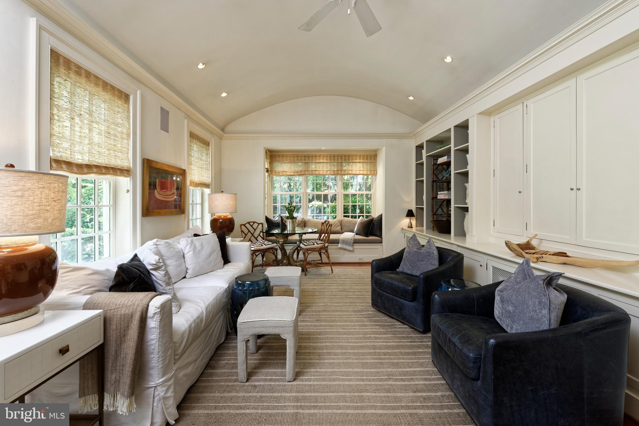 OLD TOWN ALEXANDRIA - Residential