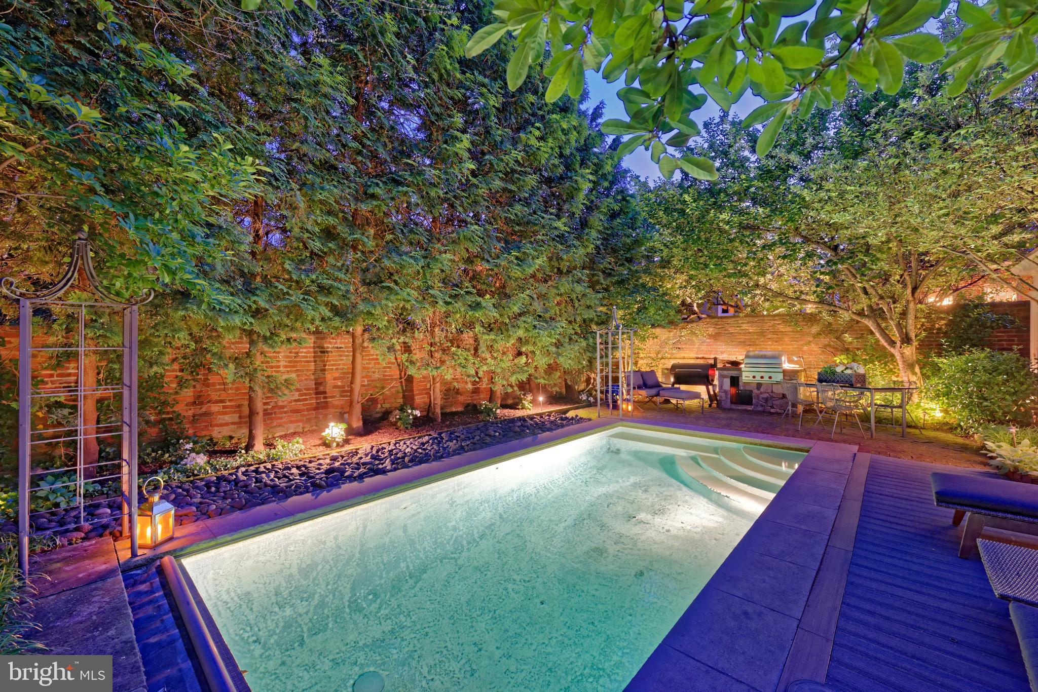 OLD TOWN ALEXANDRIA - Residential