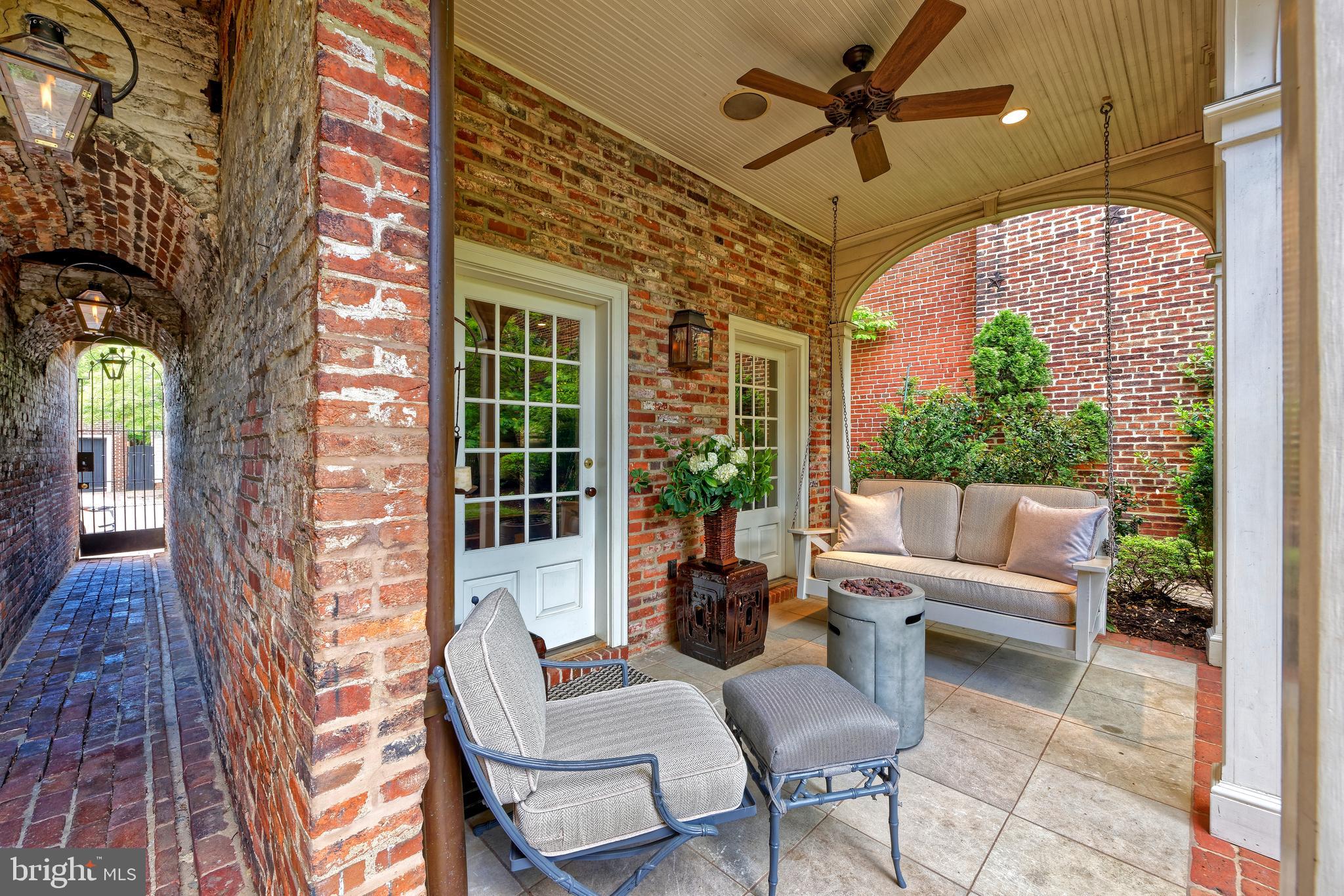 OLD TOWN ALEXANDRIA - Residential