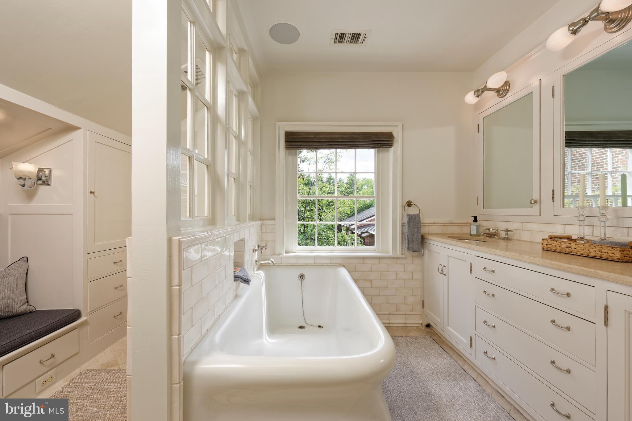 OLD TOWN ALEXANDRIA - Residential