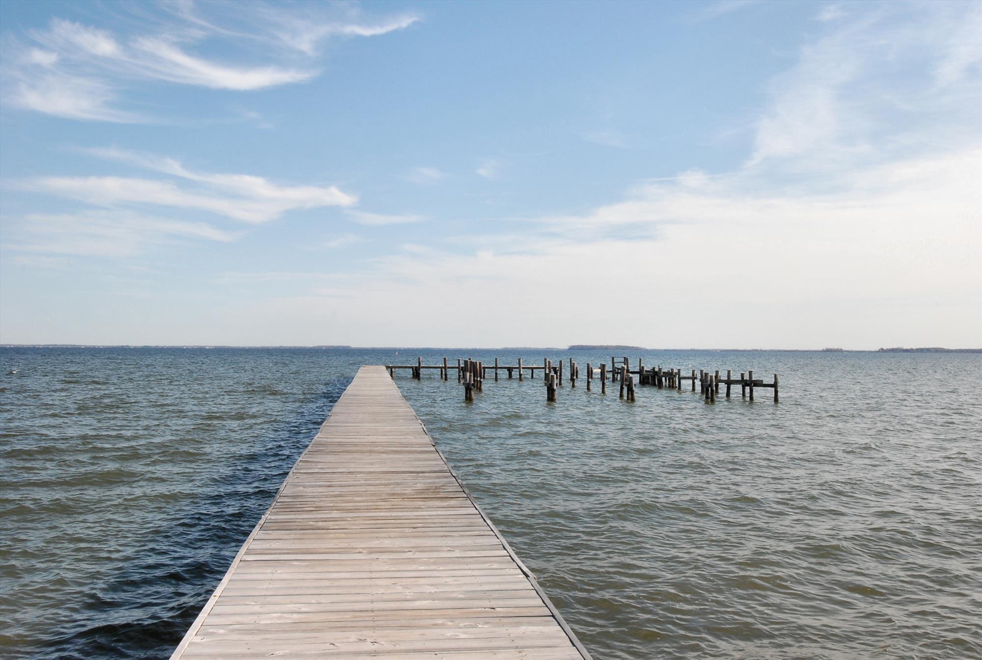 ROMANCOKE ON THE BAY - Land