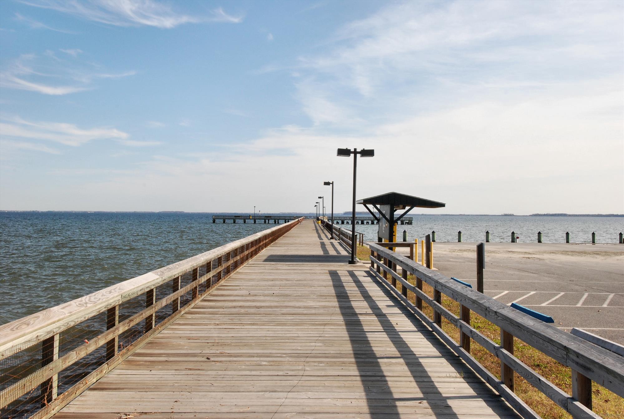 ROMANCOKE ON THE BAY - Land