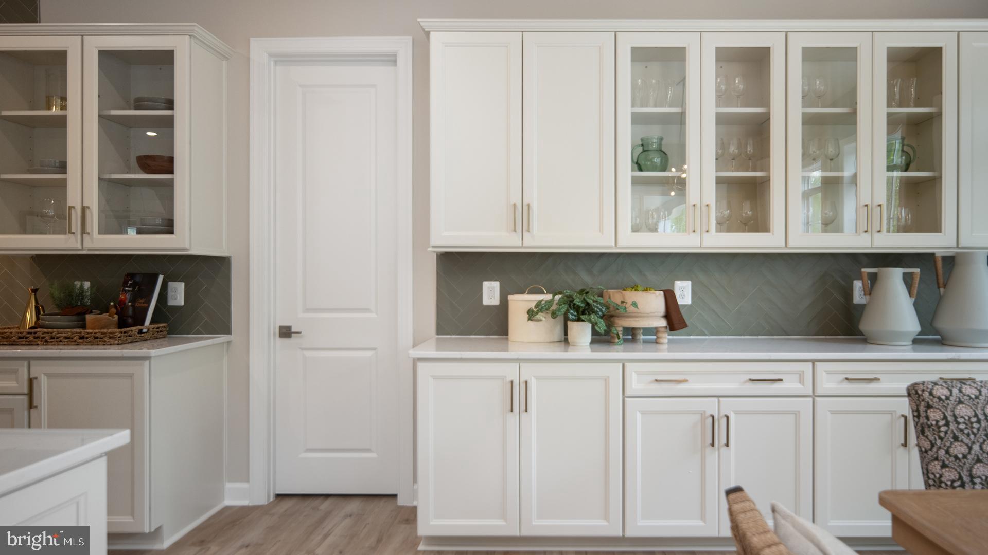 SOUTH LAKE - Residential