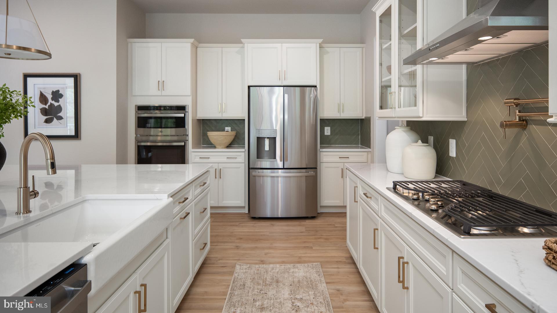 SOUTH LAKE - Residential