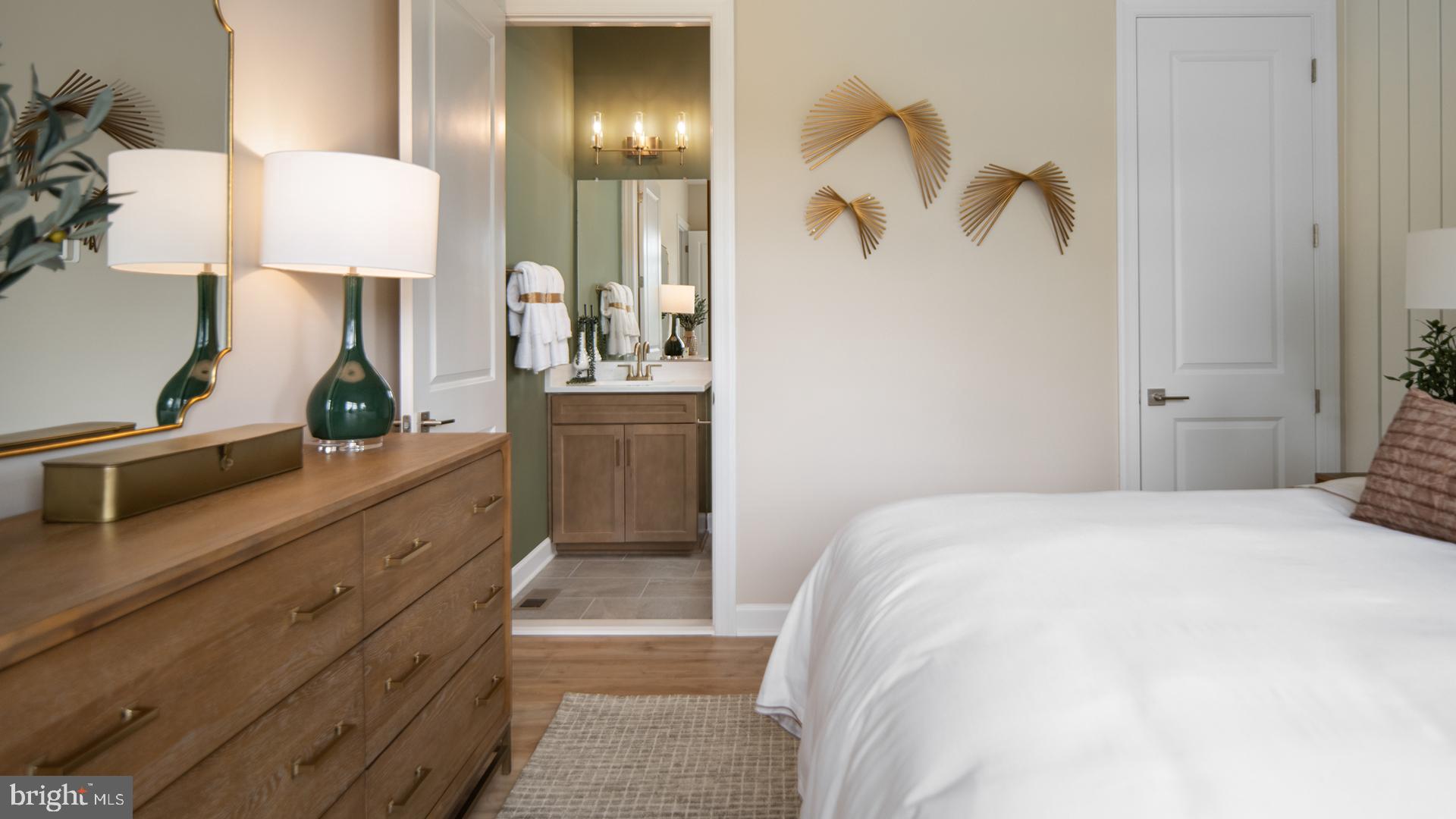 SOUTH LAKE - Residential