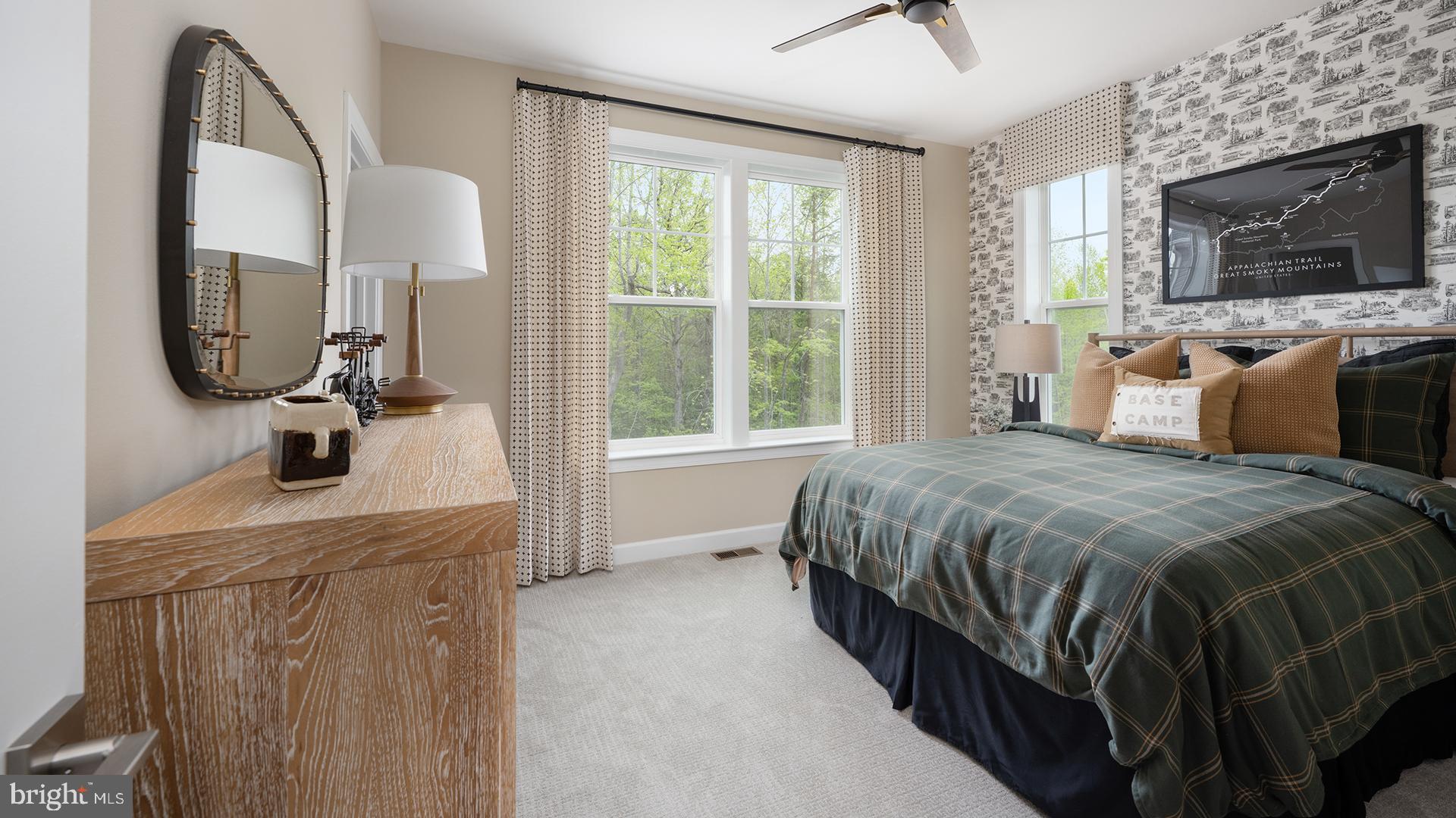 SOUTH LAKE - Residential