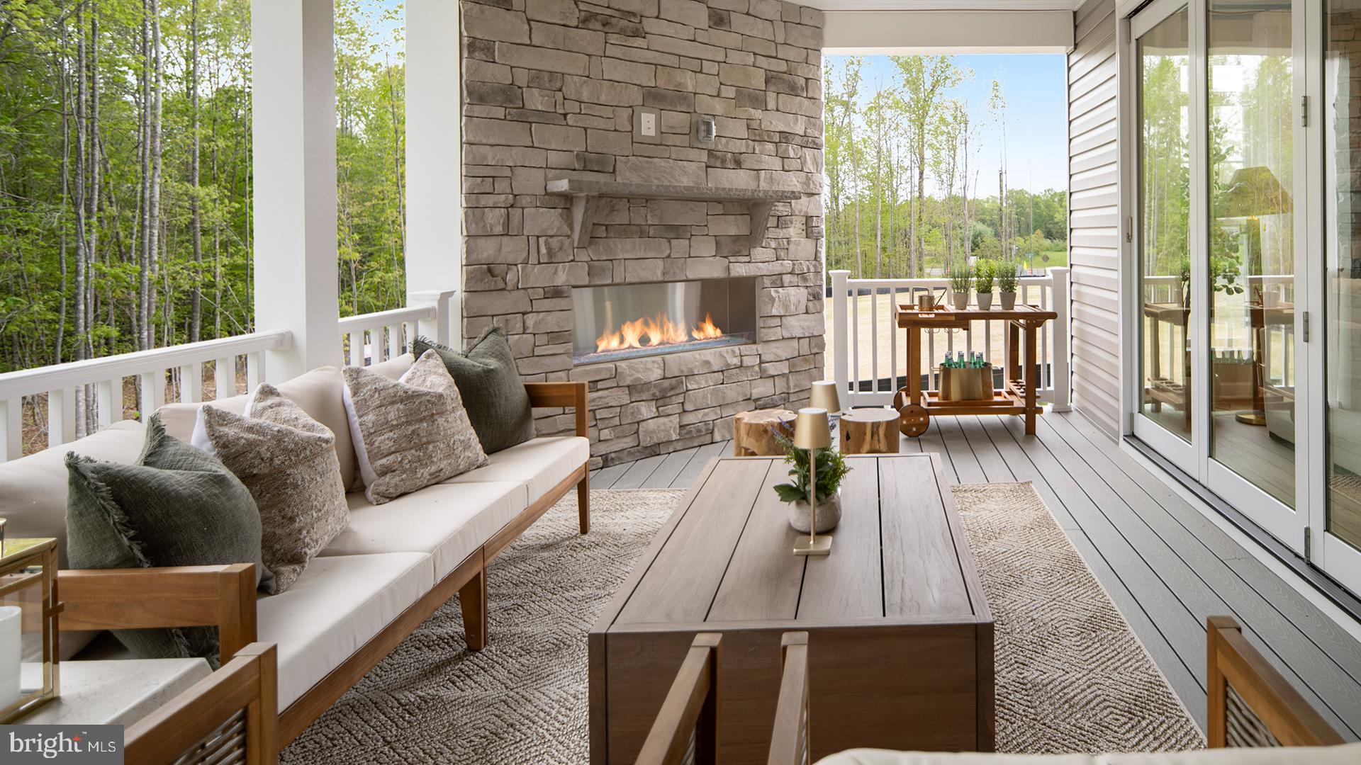 SOUTH LAKE - Residential