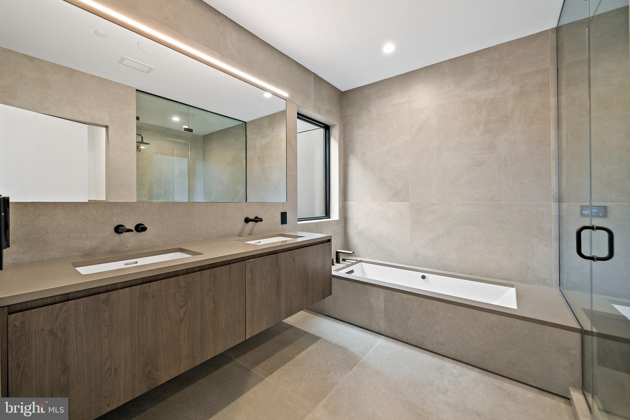 BELLA VISTA - Residential