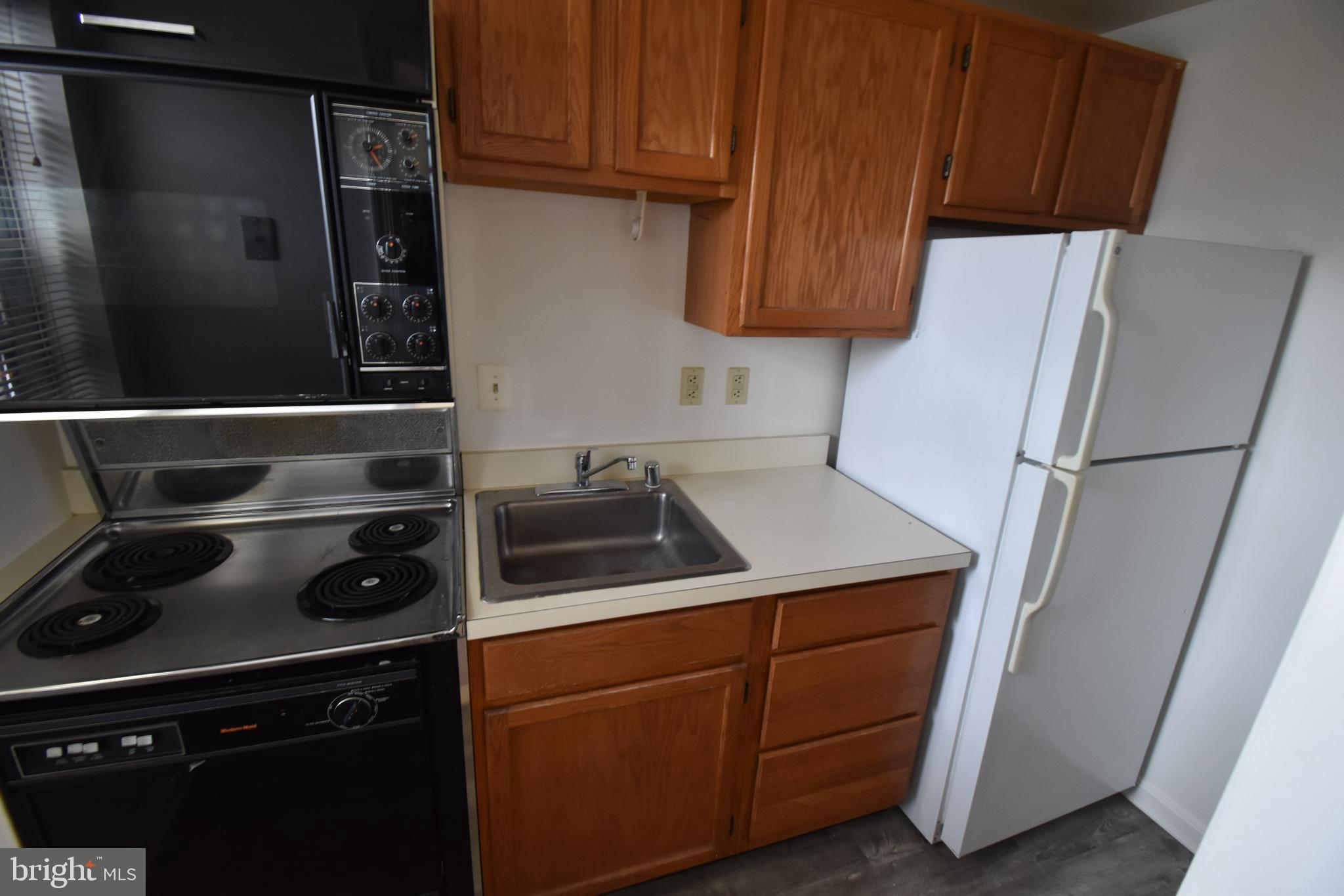 COLONIAL VILLAGE III - Residential Lease