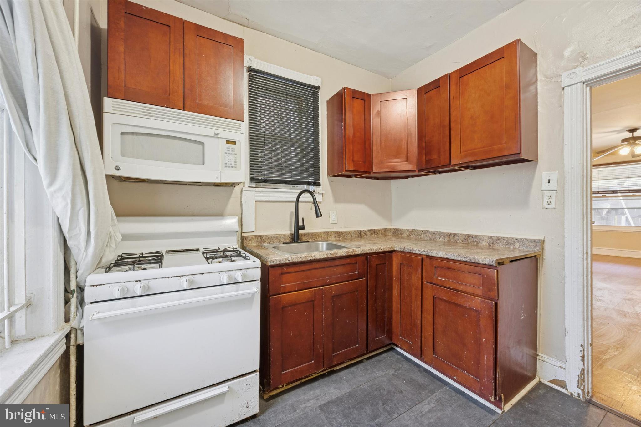 PHILADELPHIA (WEST) - Residential