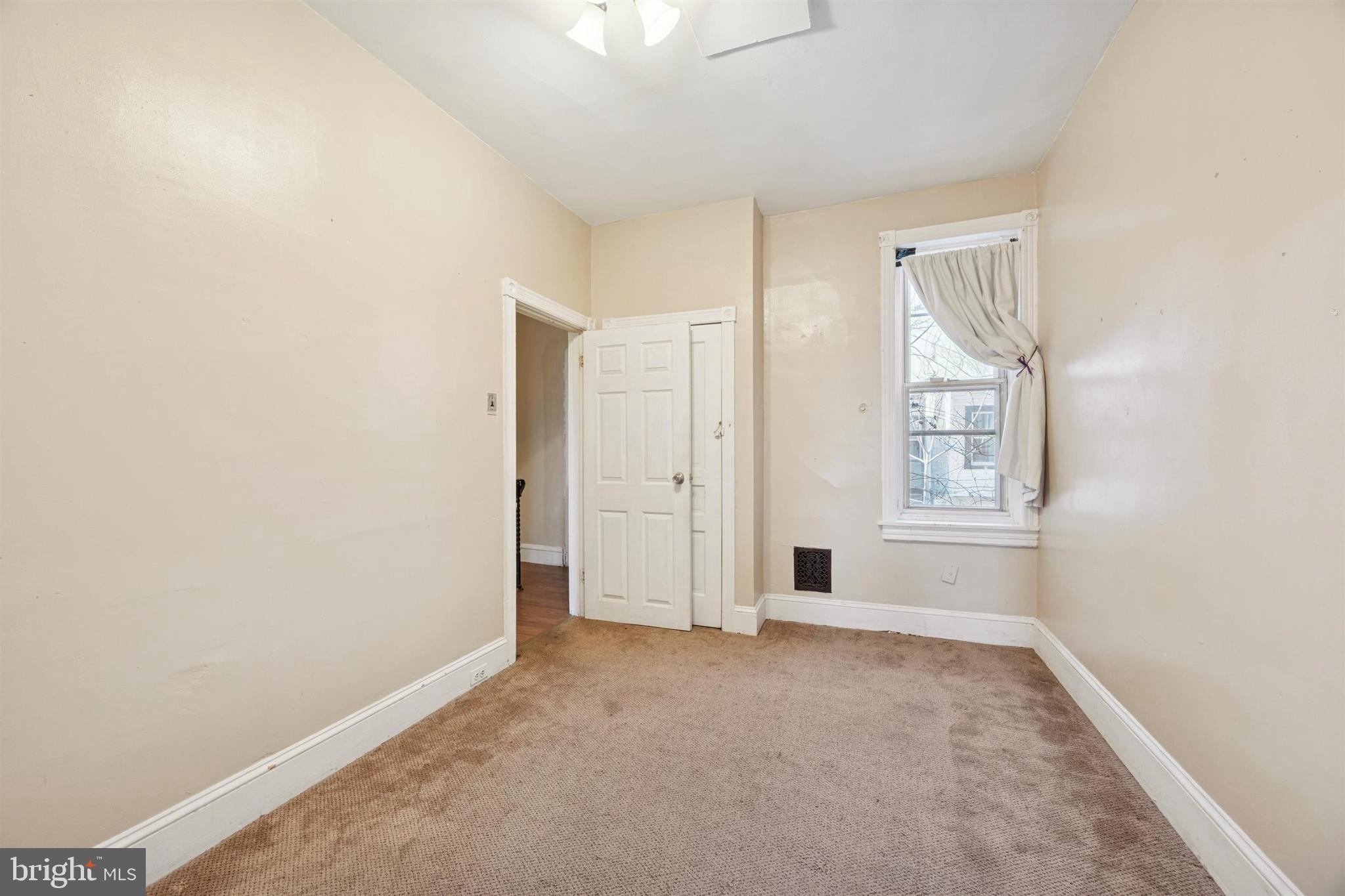 PHILADELPHIA (WEST) - Residential