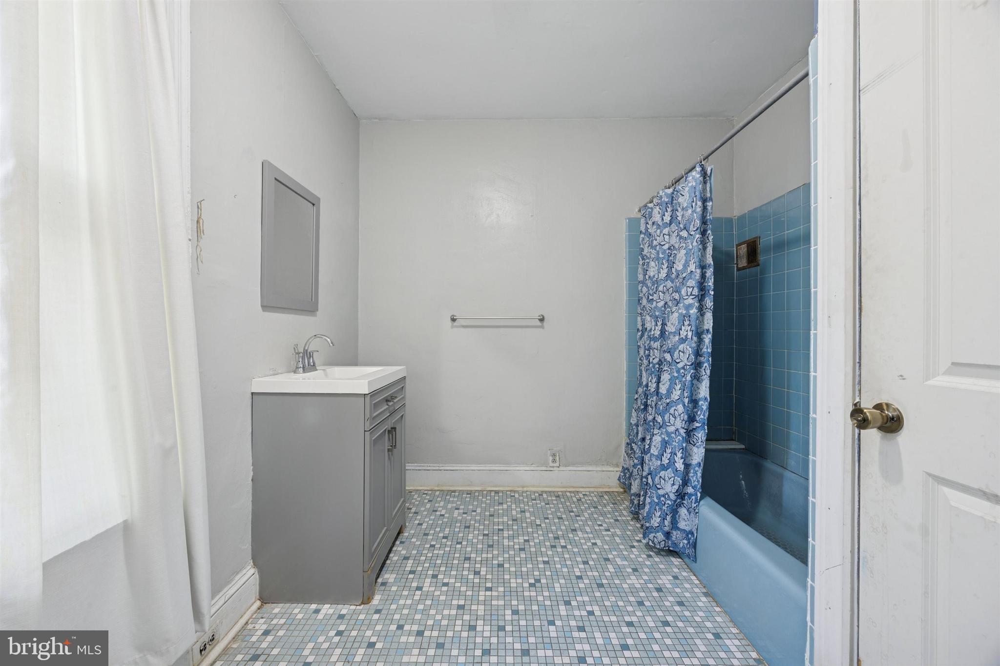 PHILADELPHIA (WEST) - Residential