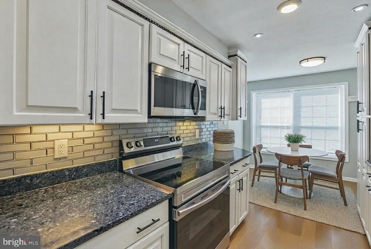 9523 CHERRY OAK COURT