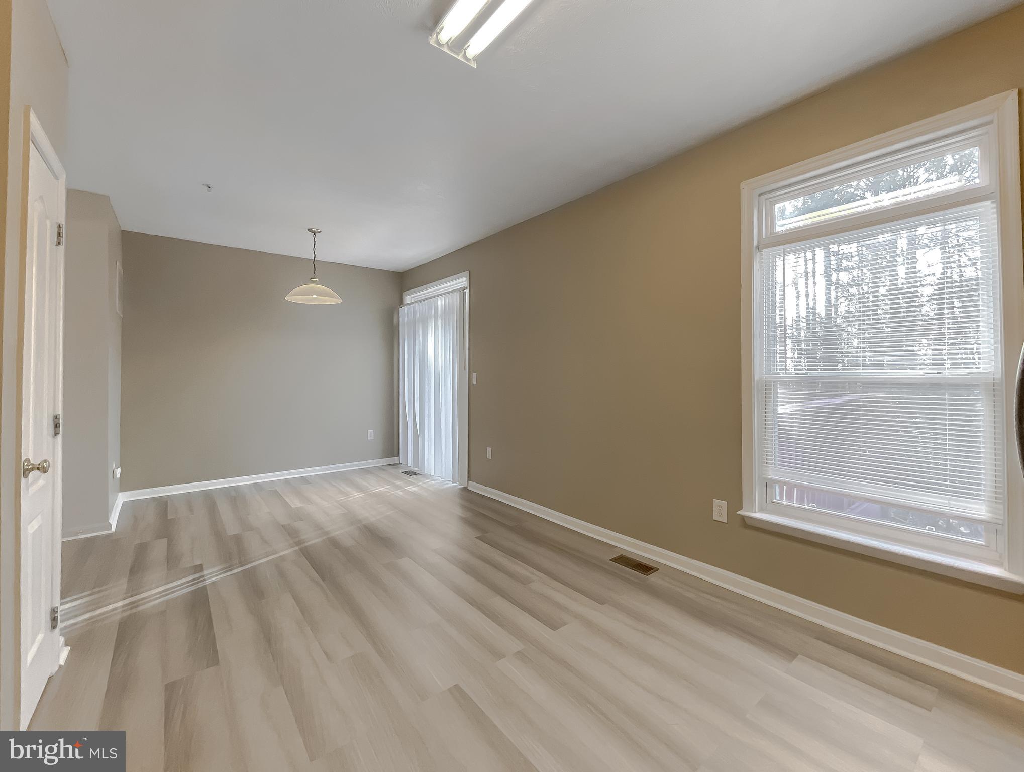 VILLAS ON WATERS EDGE - Residential