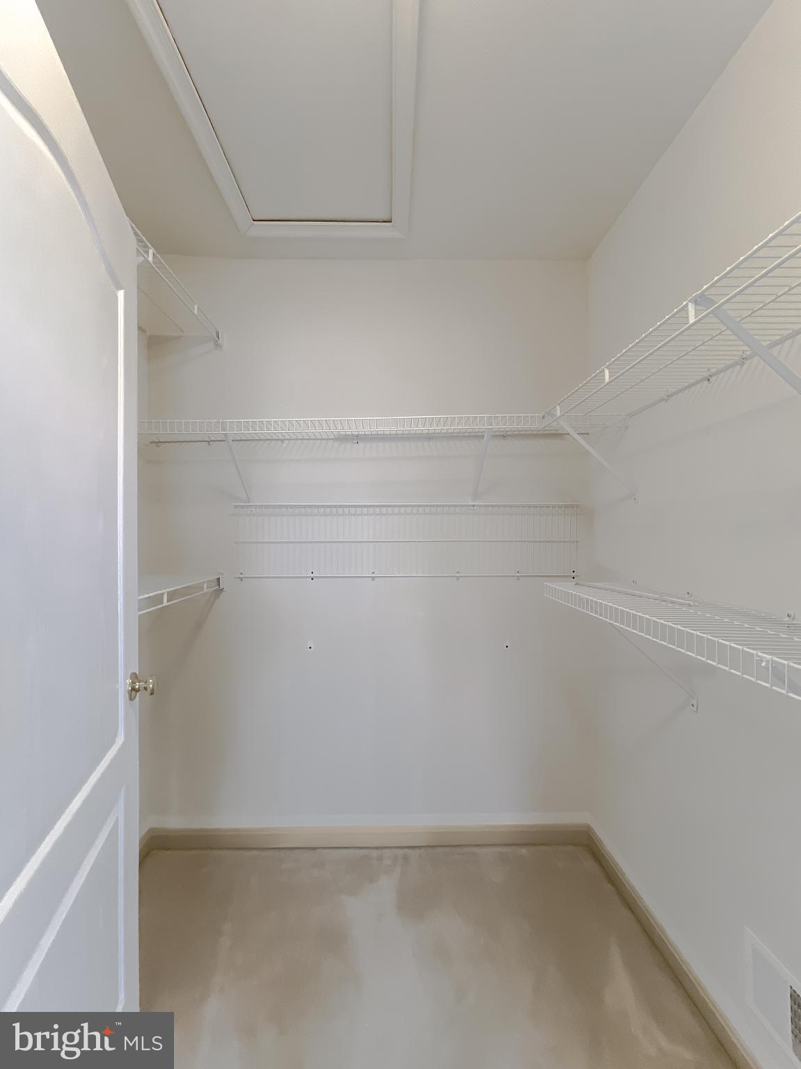 VILLAS ON WATERS EDGE - Residential