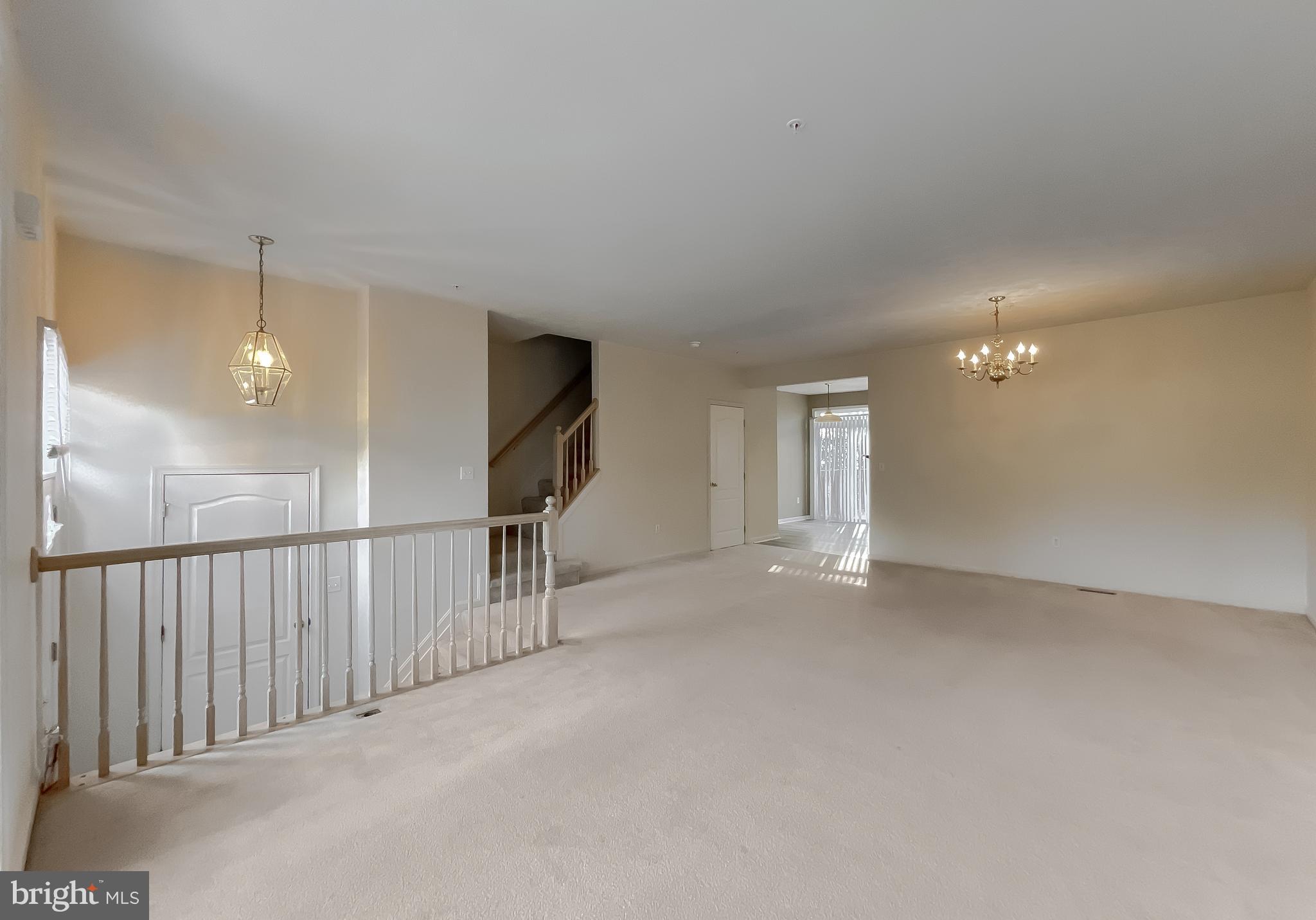 VILLAS ON WATERS EDGE - Residential