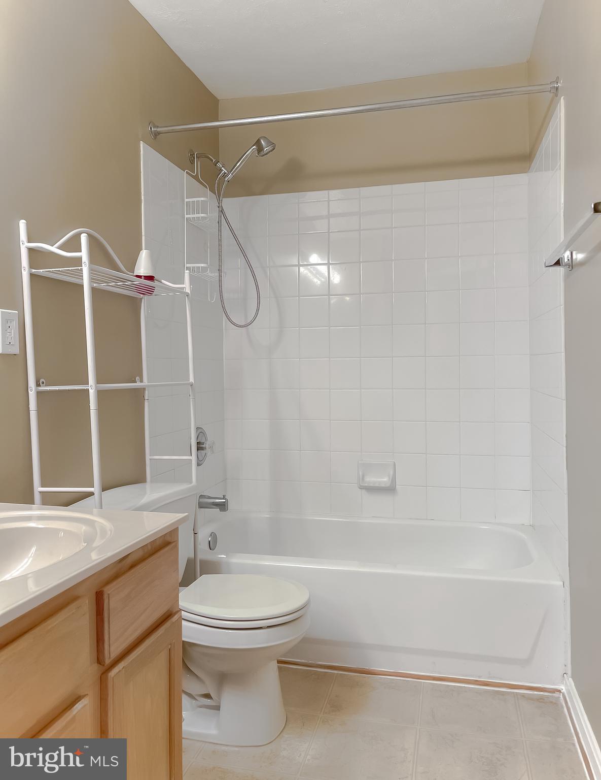 VILLAS ON WATERS EDGE - Residential