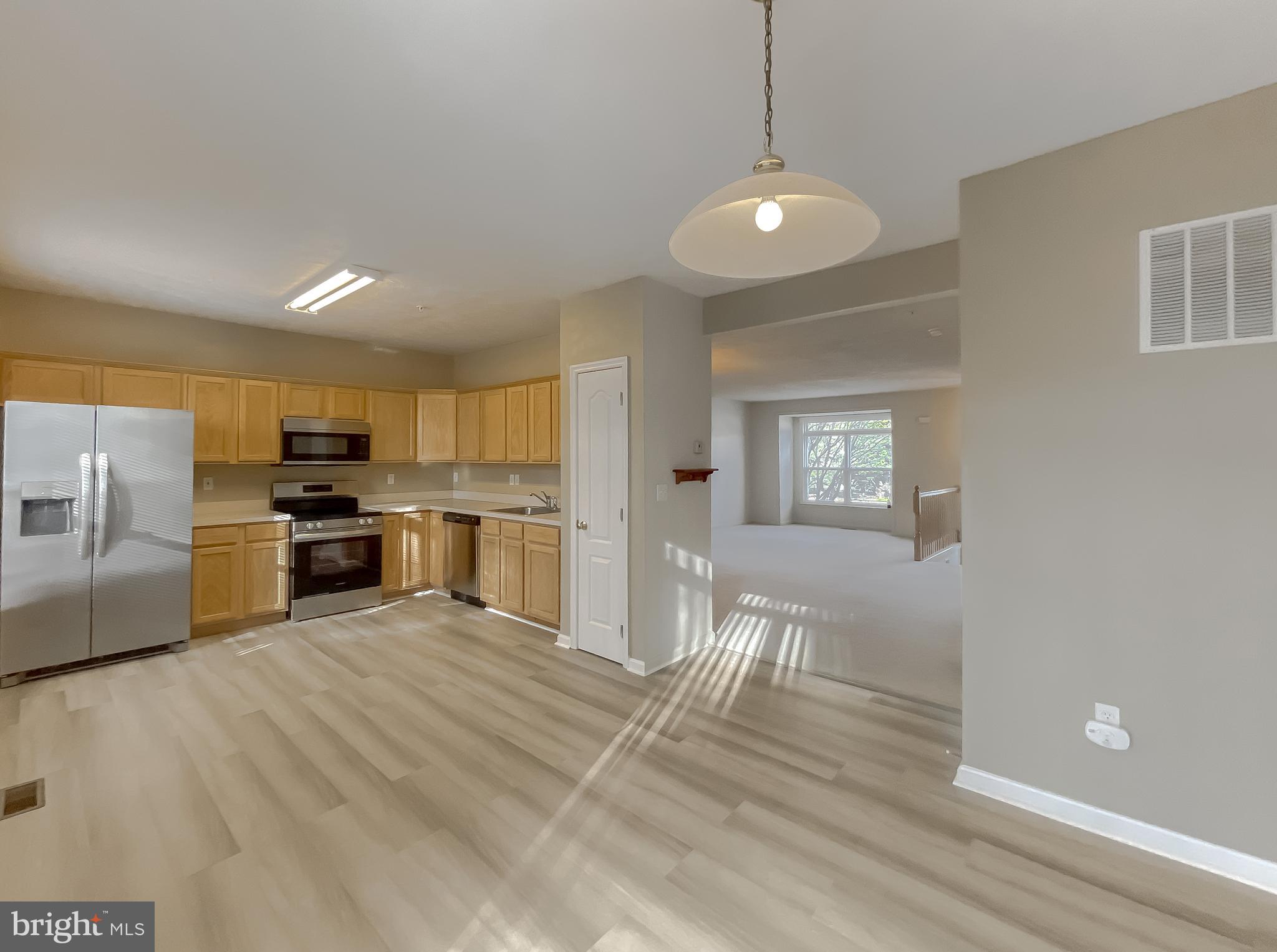 VILLAS ON WATERS EDGE - Residential