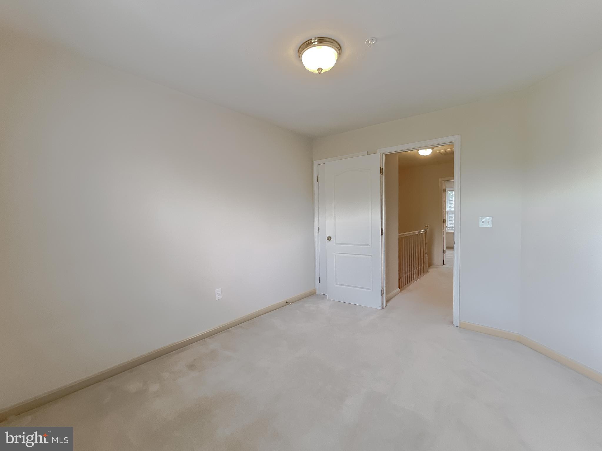 VILLAS ON WATERS EDGE - Residential