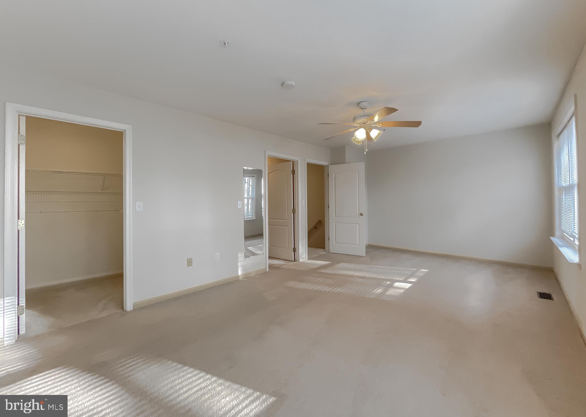 VILLAS ON WATERS EDGE - Residential