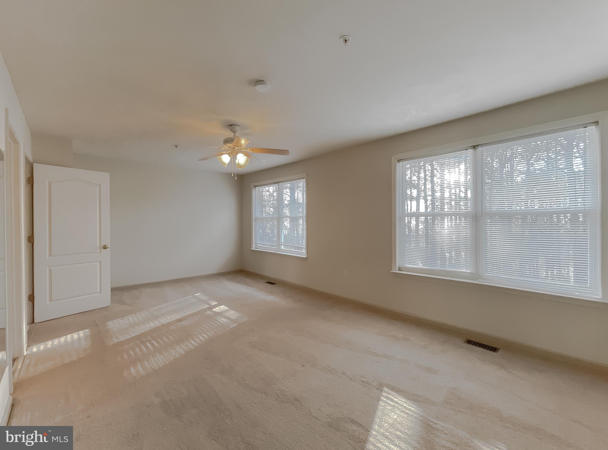 VILLAS ON WATERS EDGE - Residential