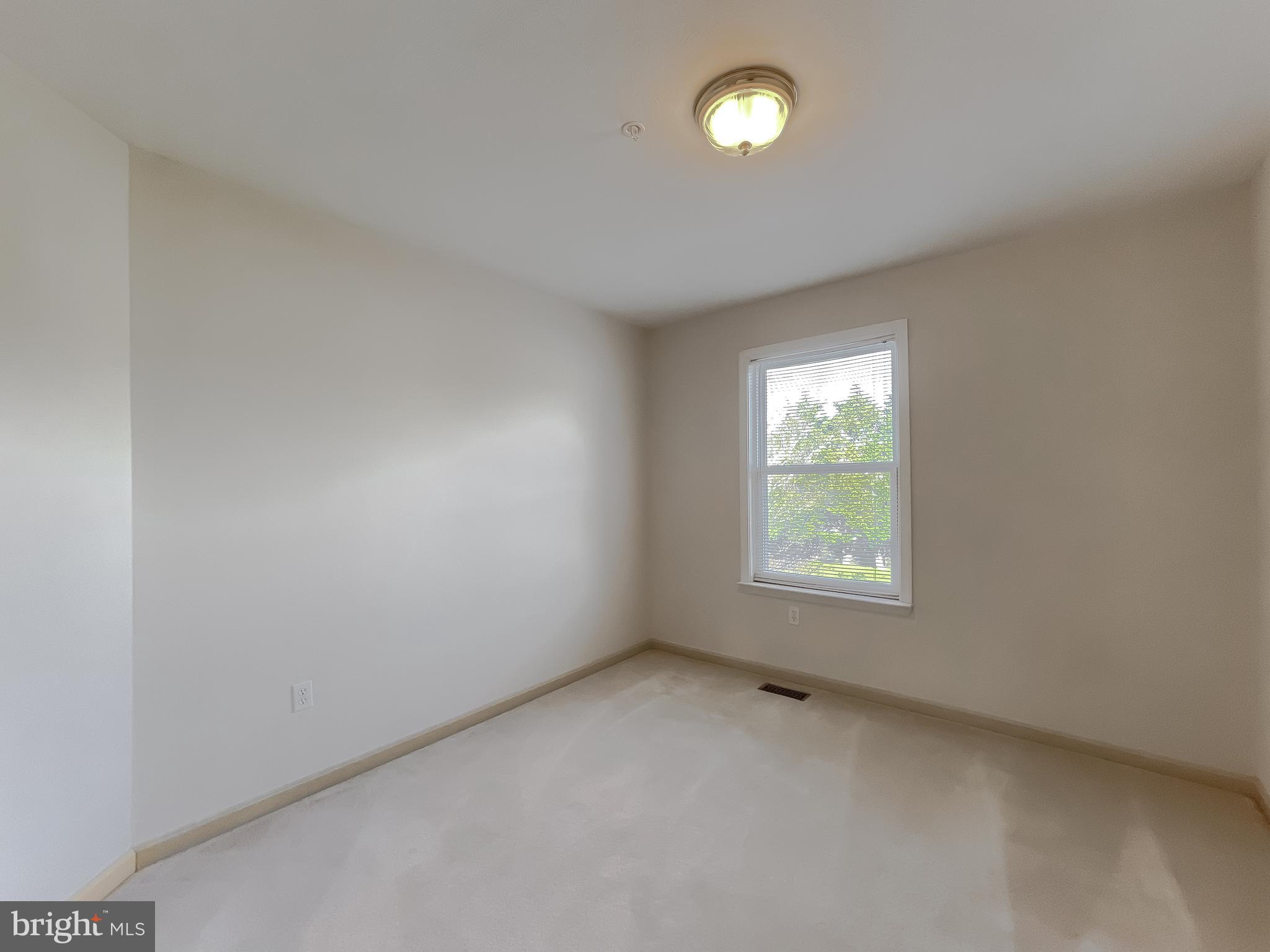 VILLAS ON WATERS EDGE - Residential