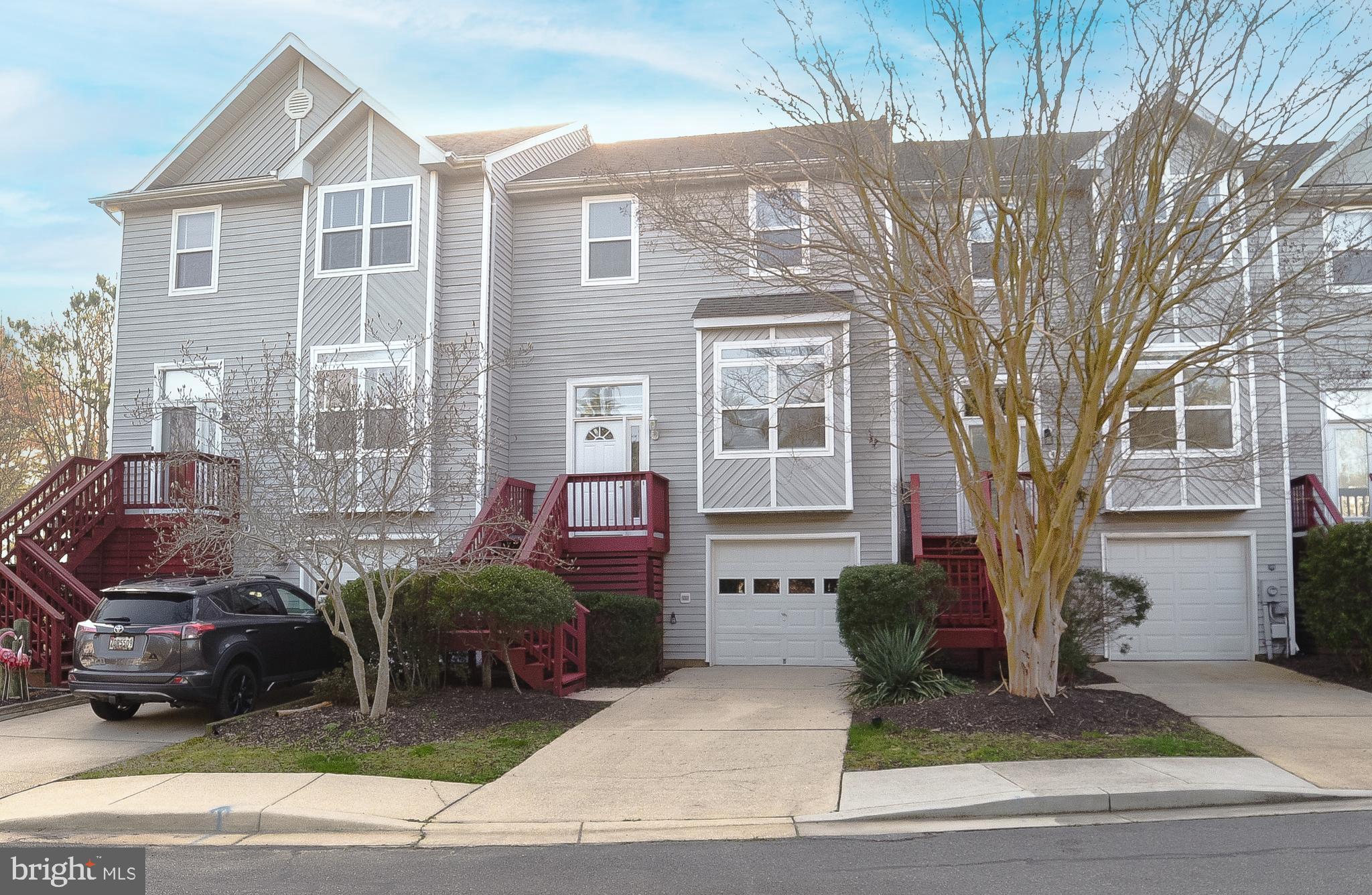 VILLAS ON WATERS EDGE - Residential