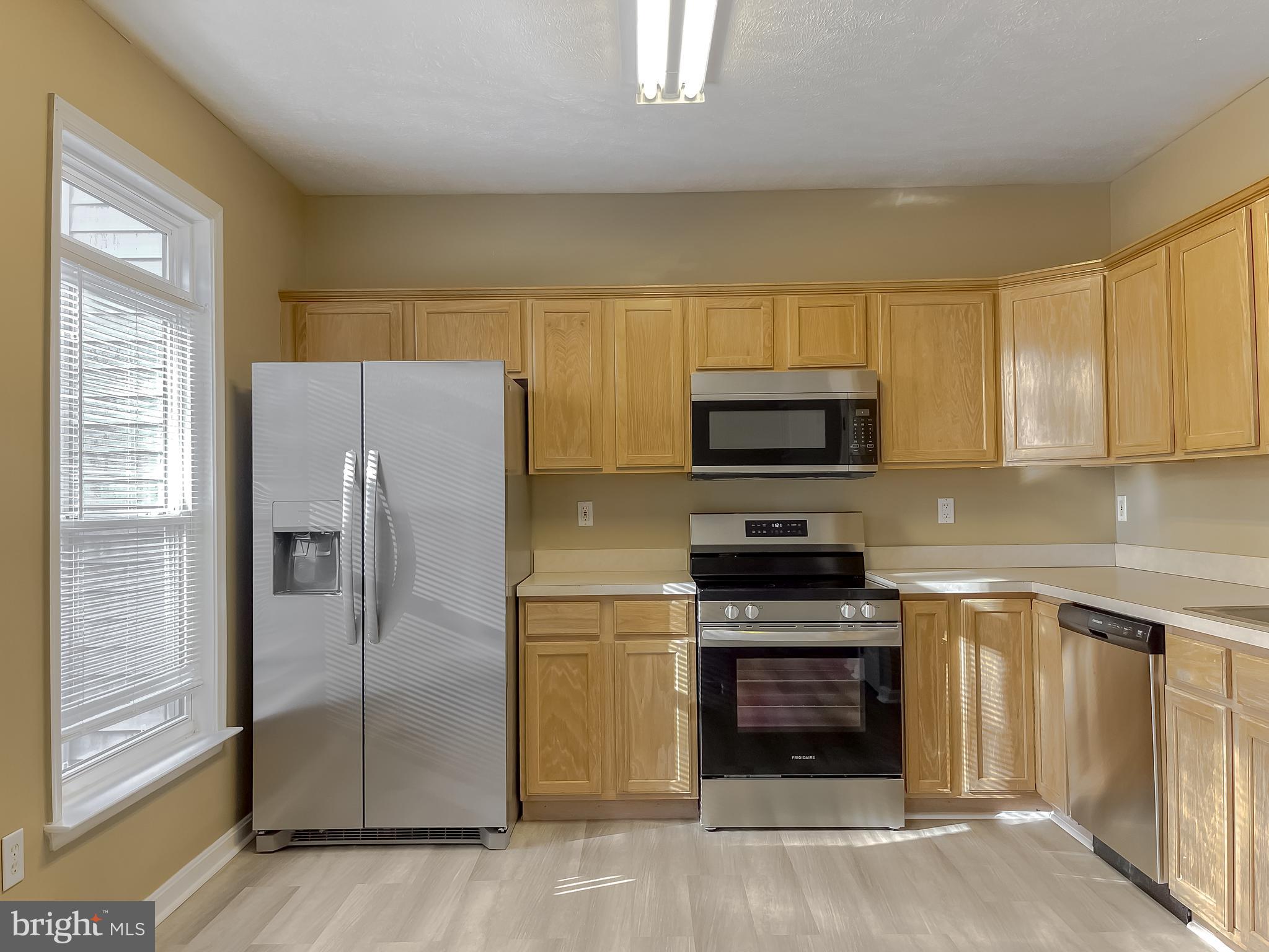 VILLAS ON WATERS EDGE - Residential