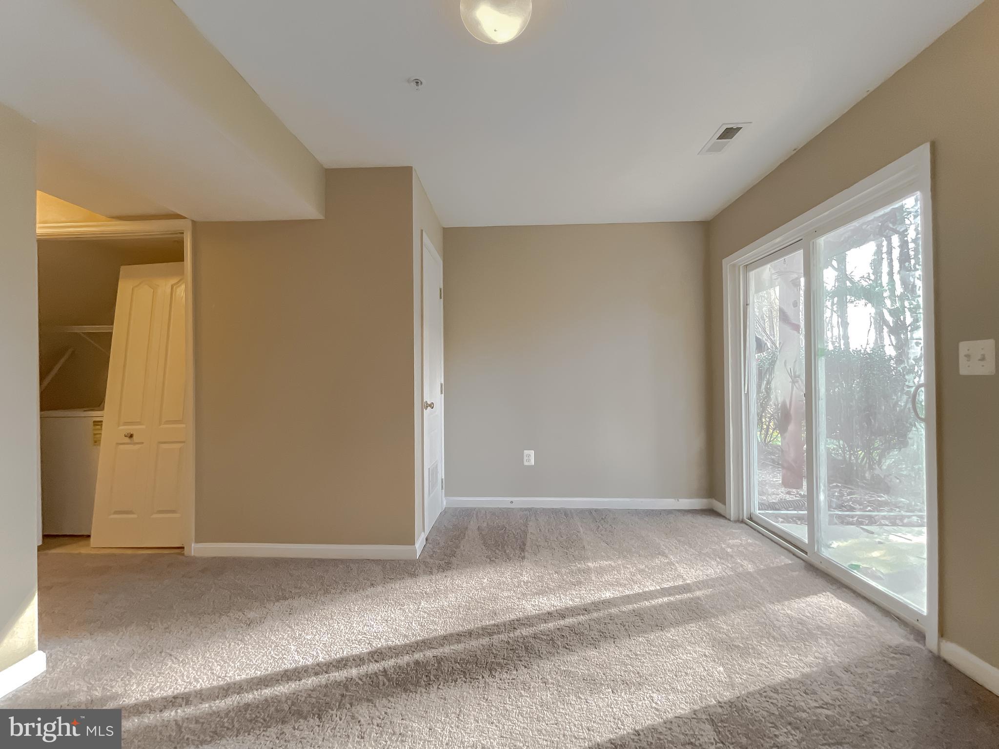 VILLAS ON WATERS EDGE - Residential