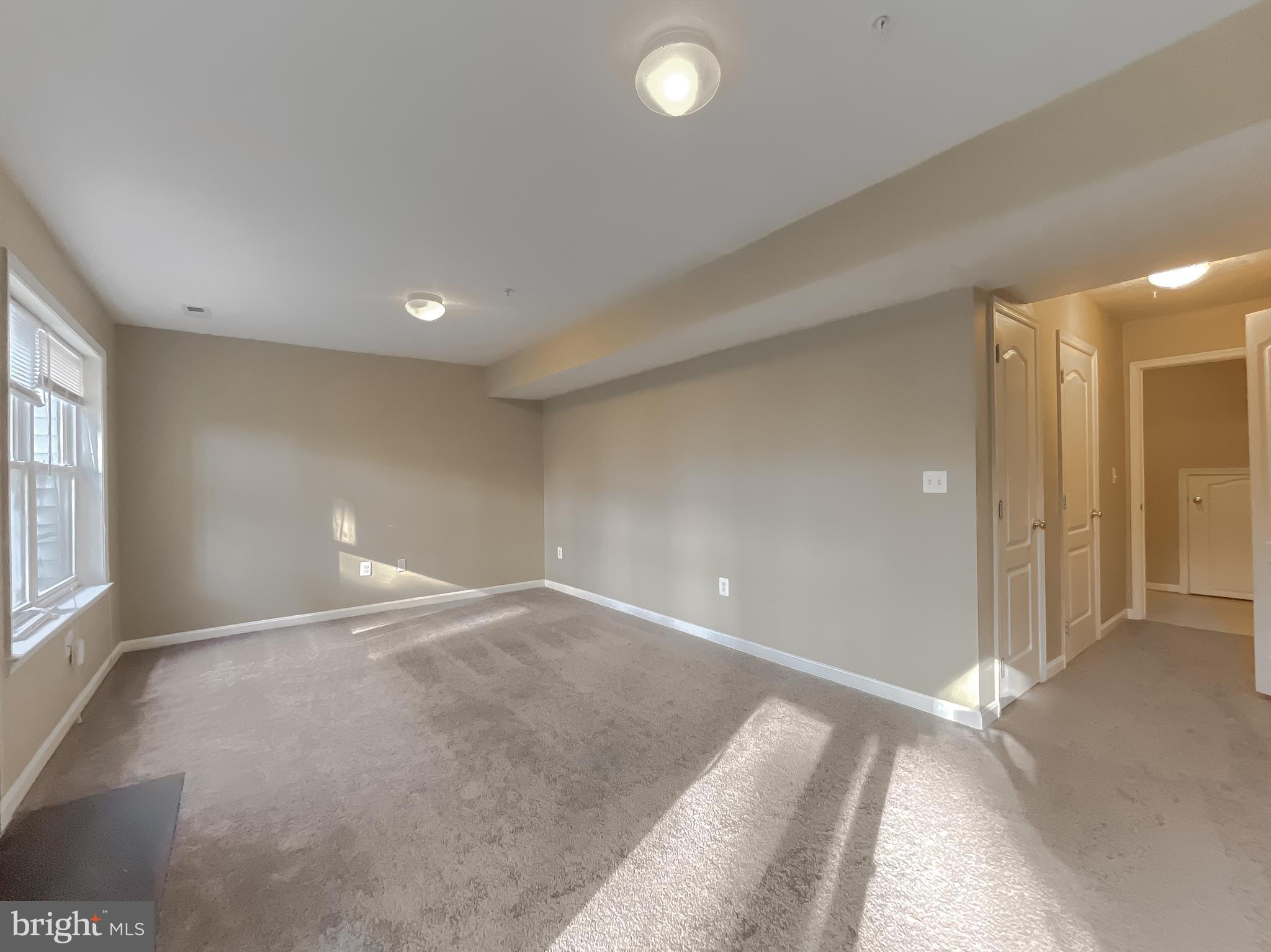 VILLAS ON WATERS EDGE - Residential