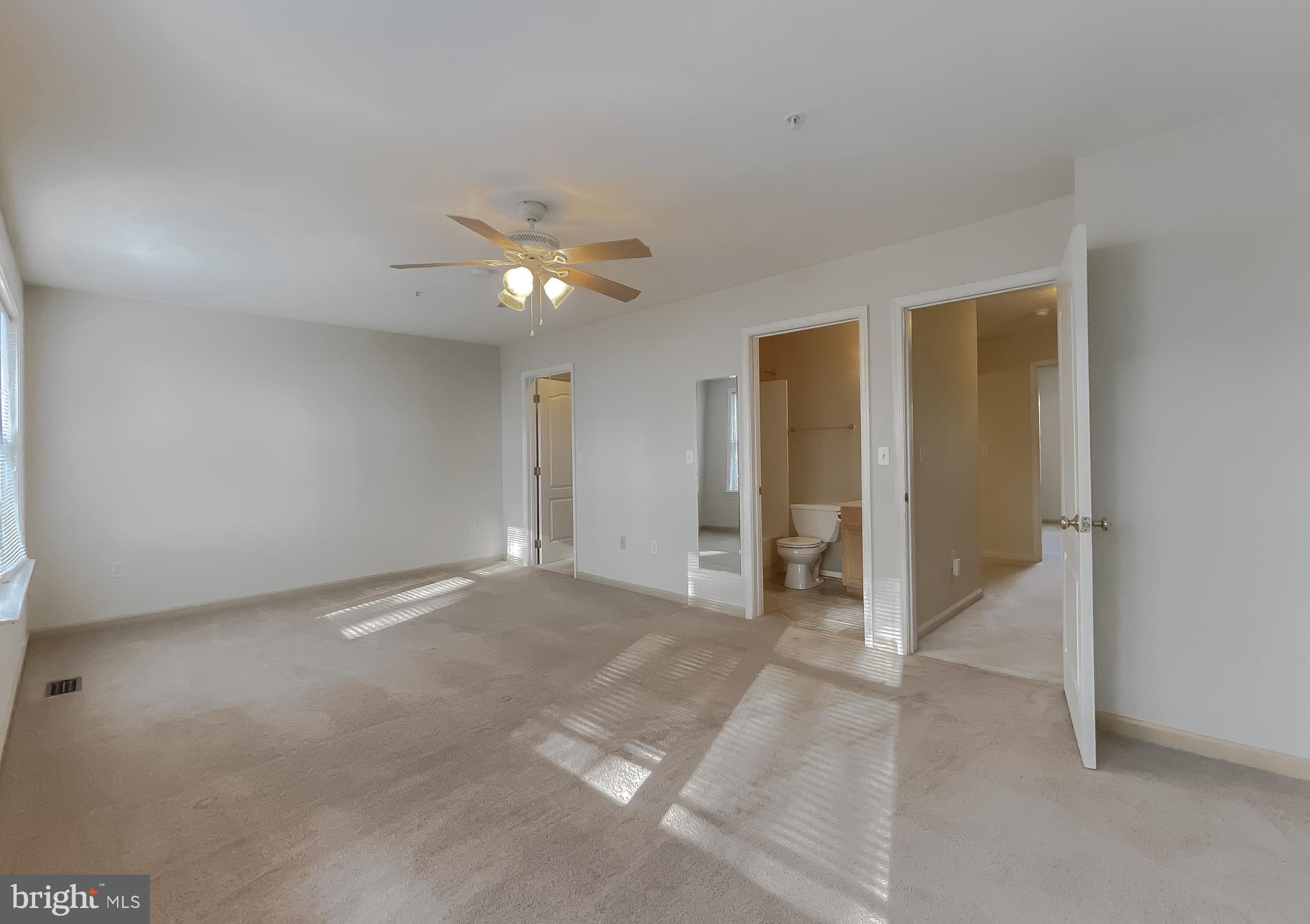 VILLAS ON WATERS EDGE - Residential